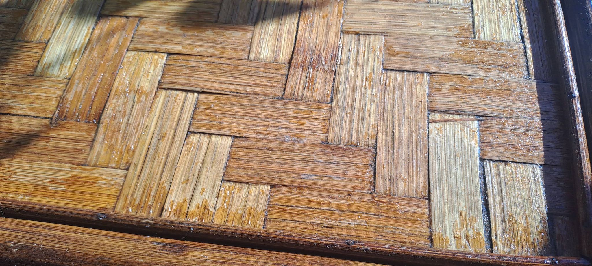 Table basse en bambou coloris miel vernissé Pier Import 1980