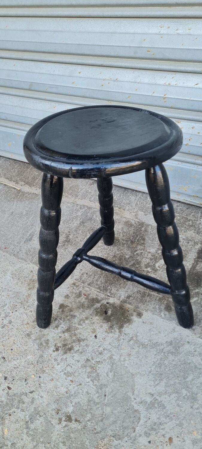 Tripod stool