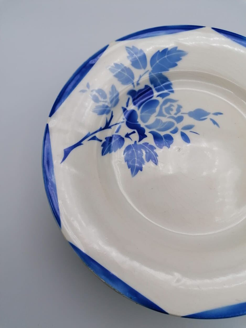 Mona Gien dessert plate set