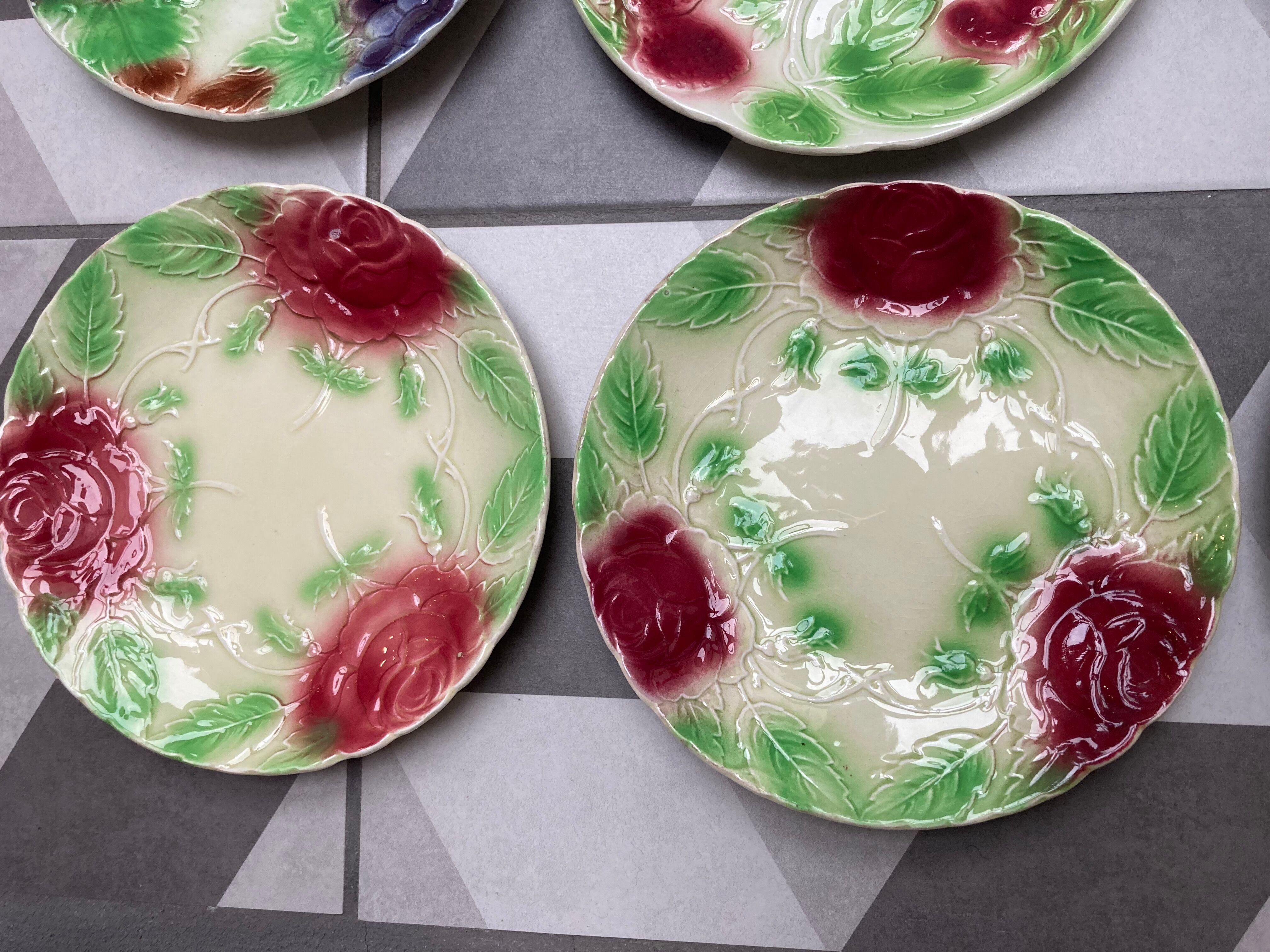 Set de 6 assiettes à dessert en barbotine début XX