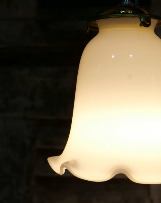 Lace opaline suspension