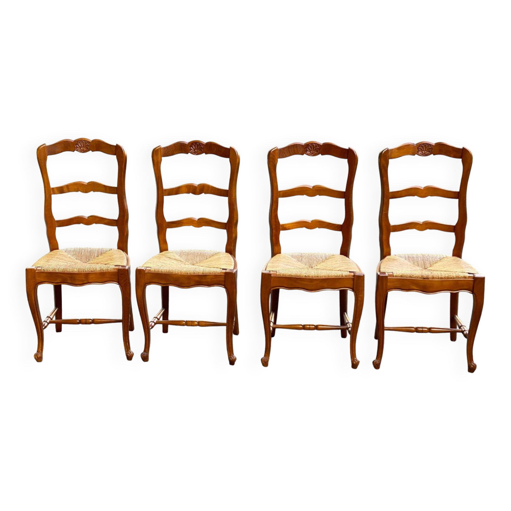 4 Louis XV chairs in solid oak and straw with shell sculptures