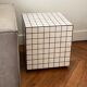 Table d'appoint cube Lulu carrelage mosaïque blanc joint noir  bout de canapé