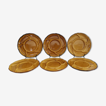 6 plates with brown compartments earthenware