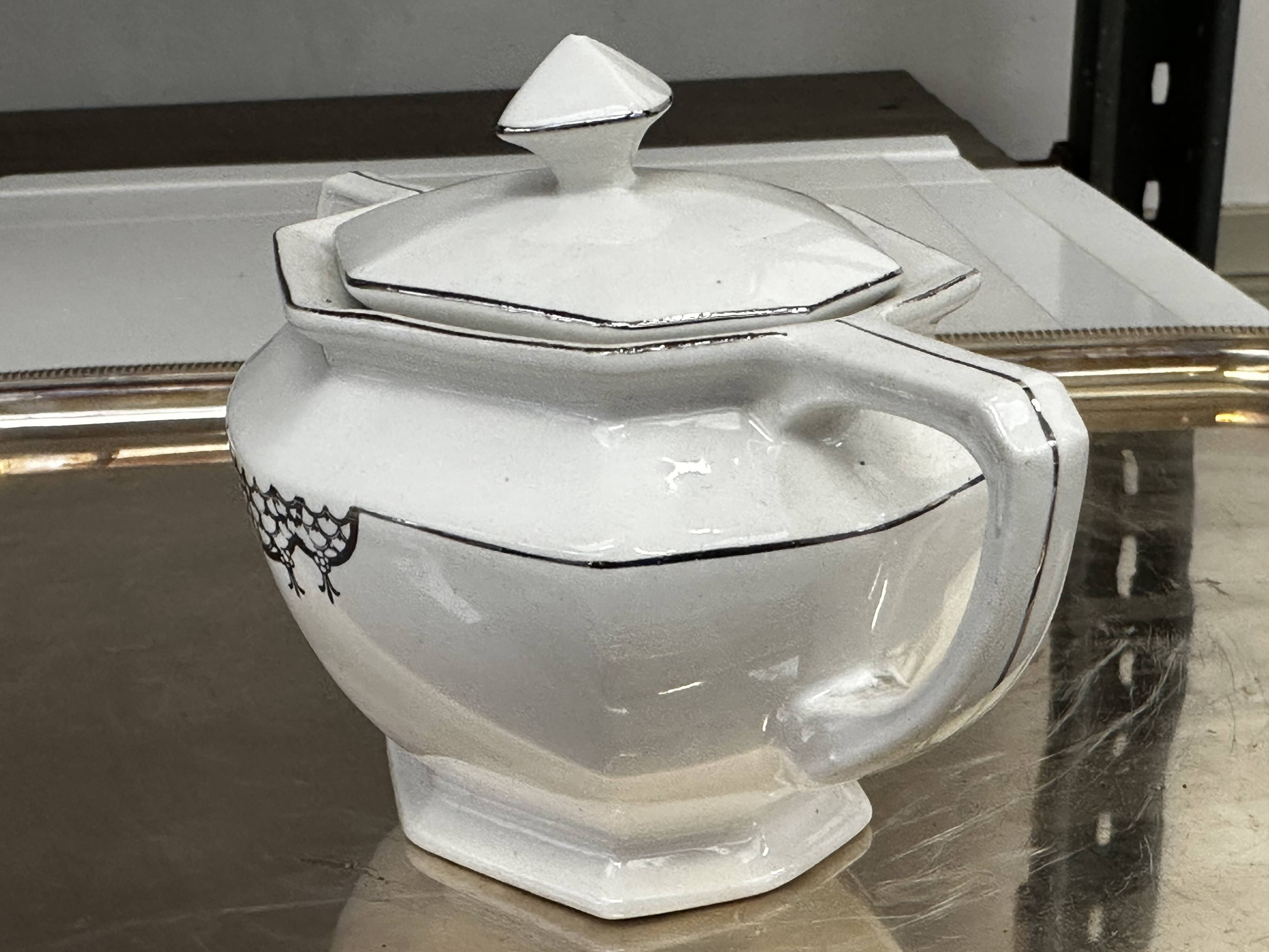 Art Deco sugar bowl circa 1930-40 Czechoslovakian porcelain - Silver trim