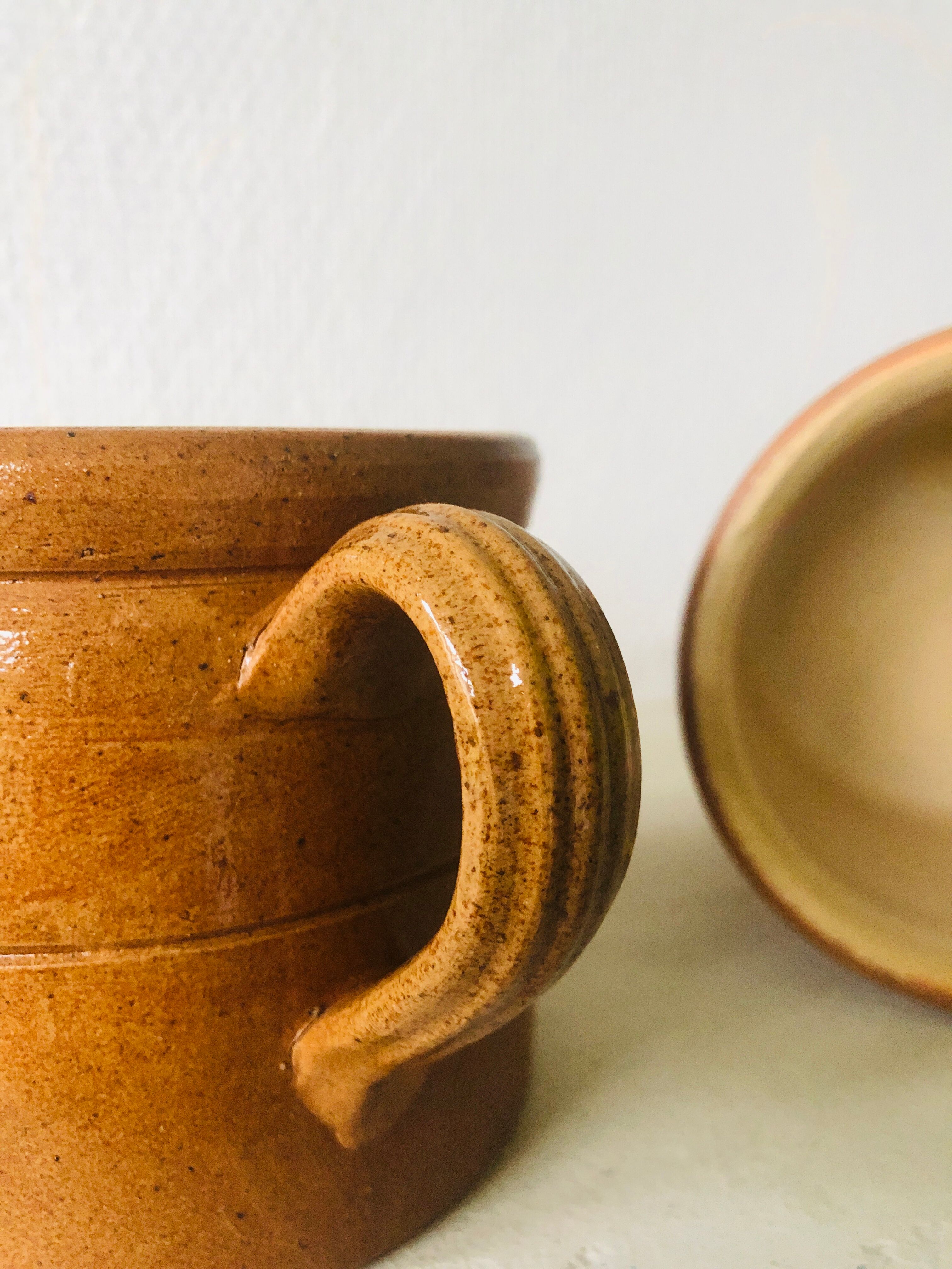 Set of 2 sandstone mugs