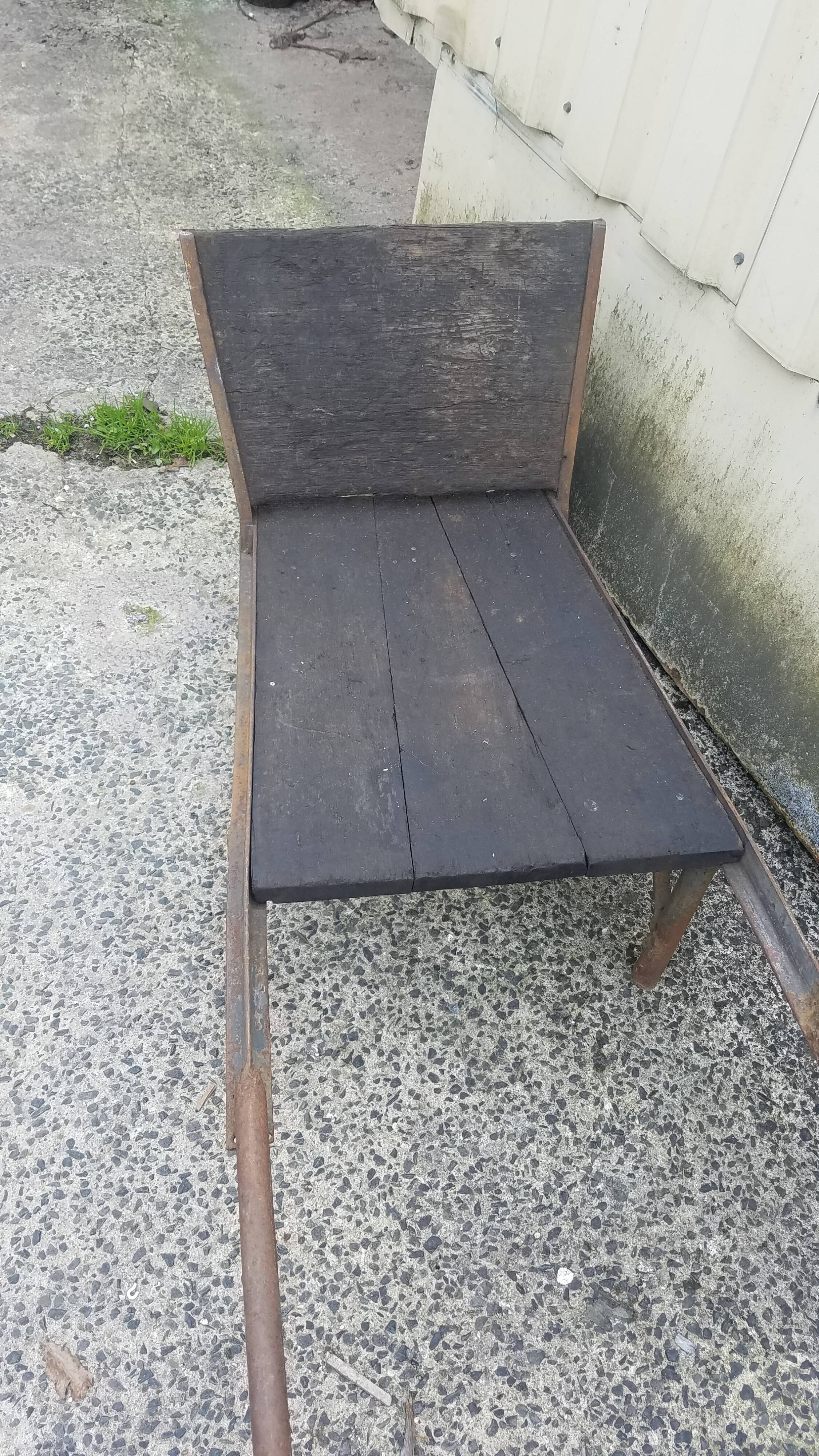 Industrial wheelbarrow