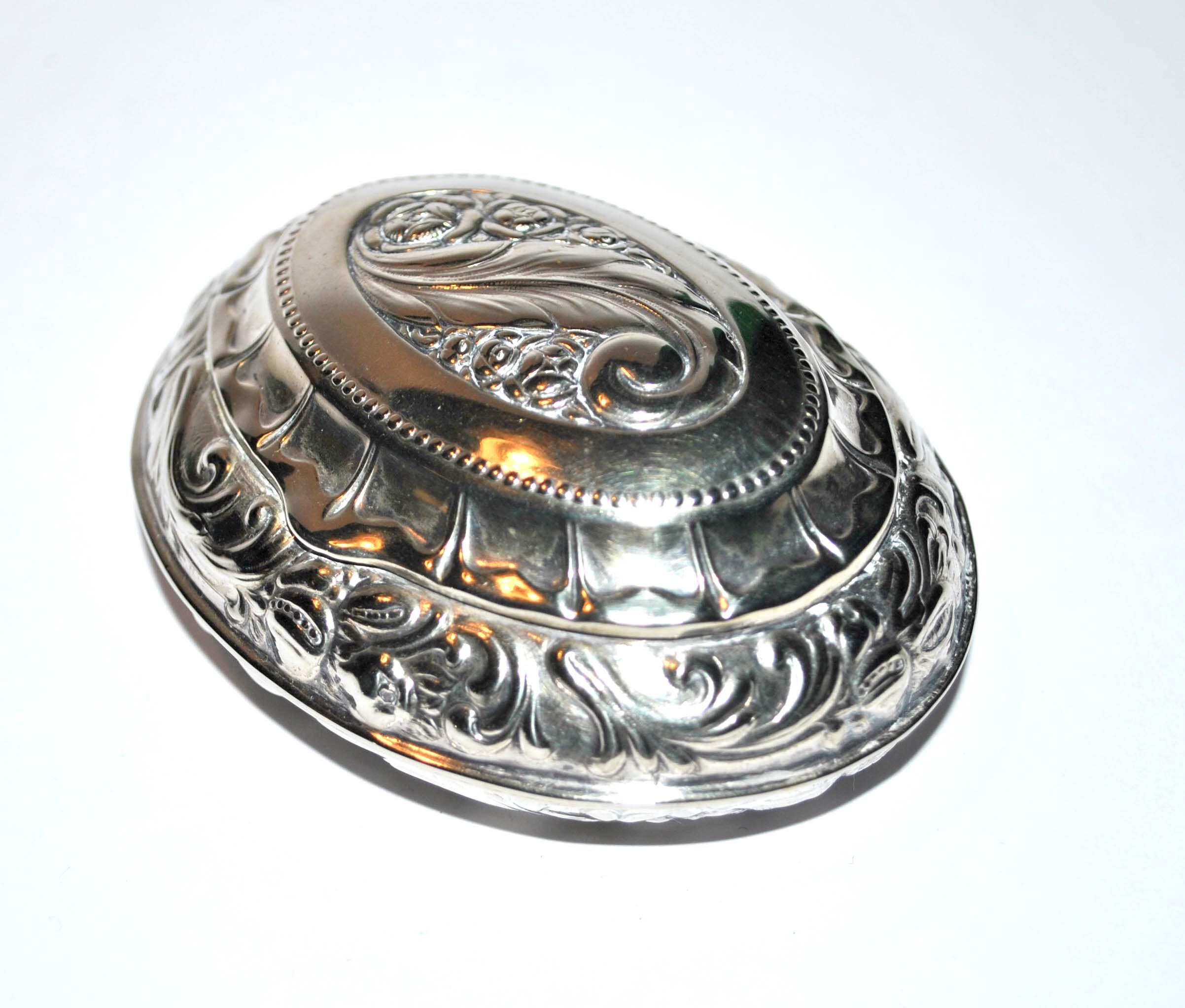 Art deco pillbox box in silver metal - antique snuffbox pillbox
