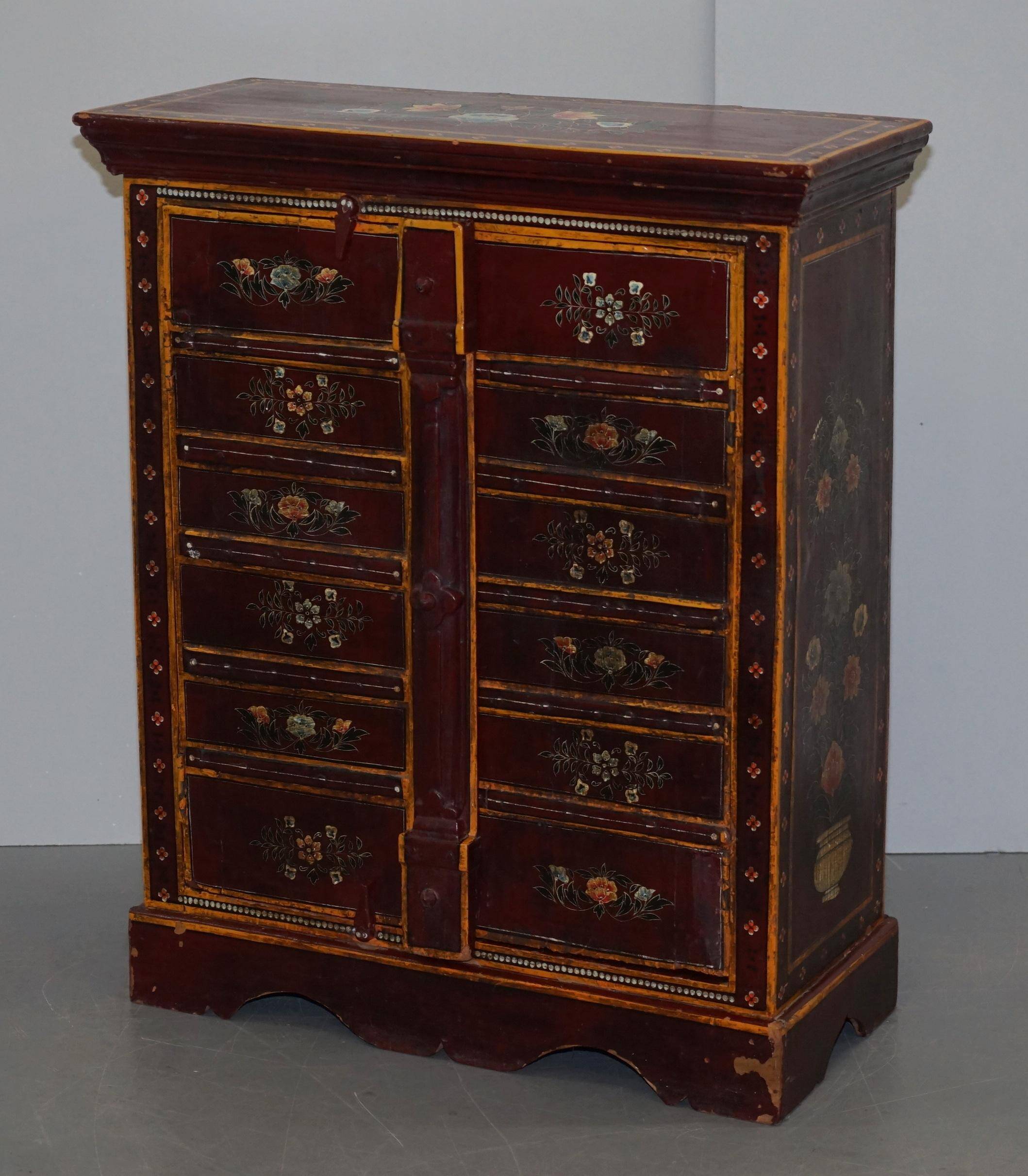Buffet latéral peint à la main oriental circa 1900