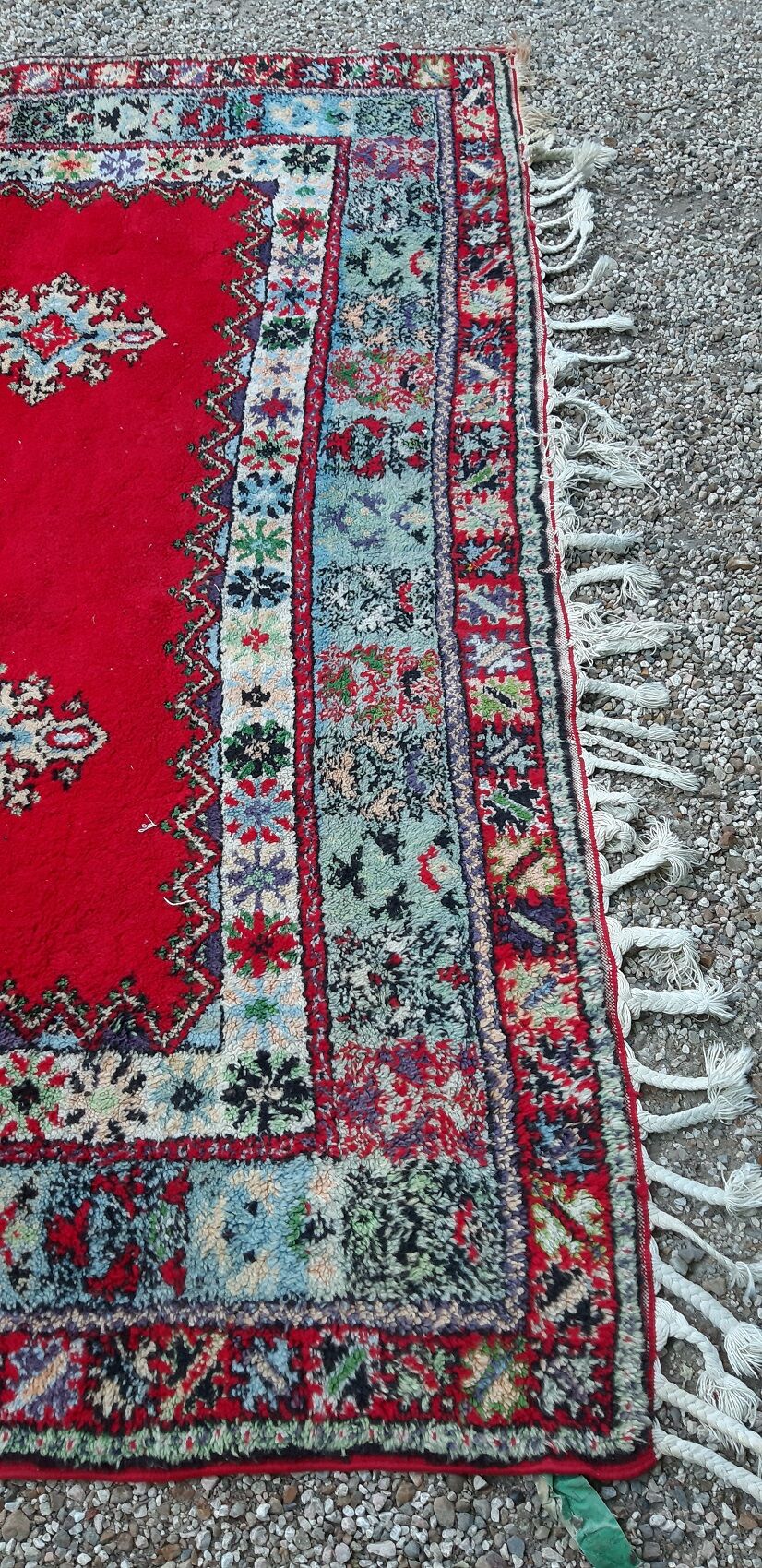 Large Moroccan carpet 306×198 cm