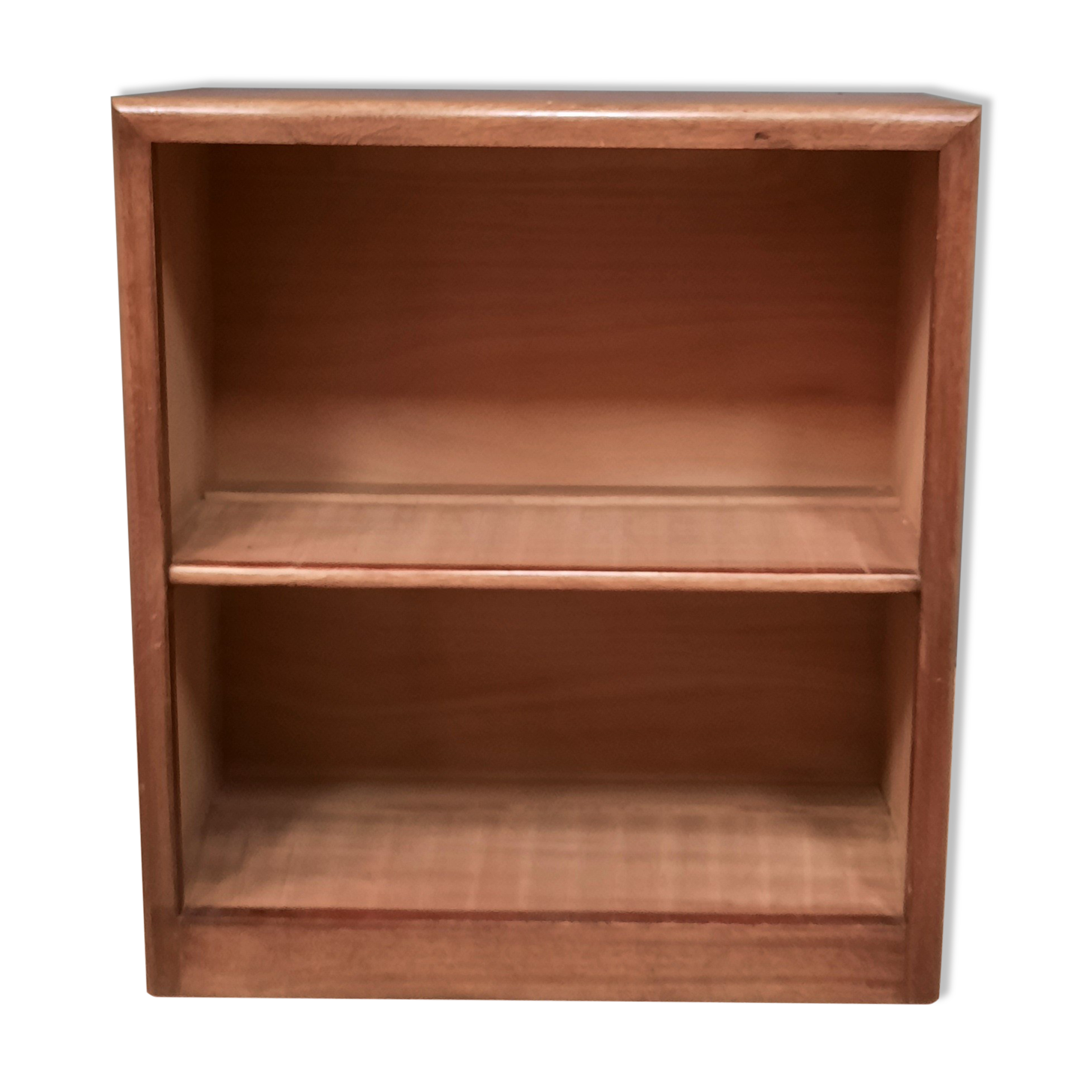 Floor on feet from the 1930s