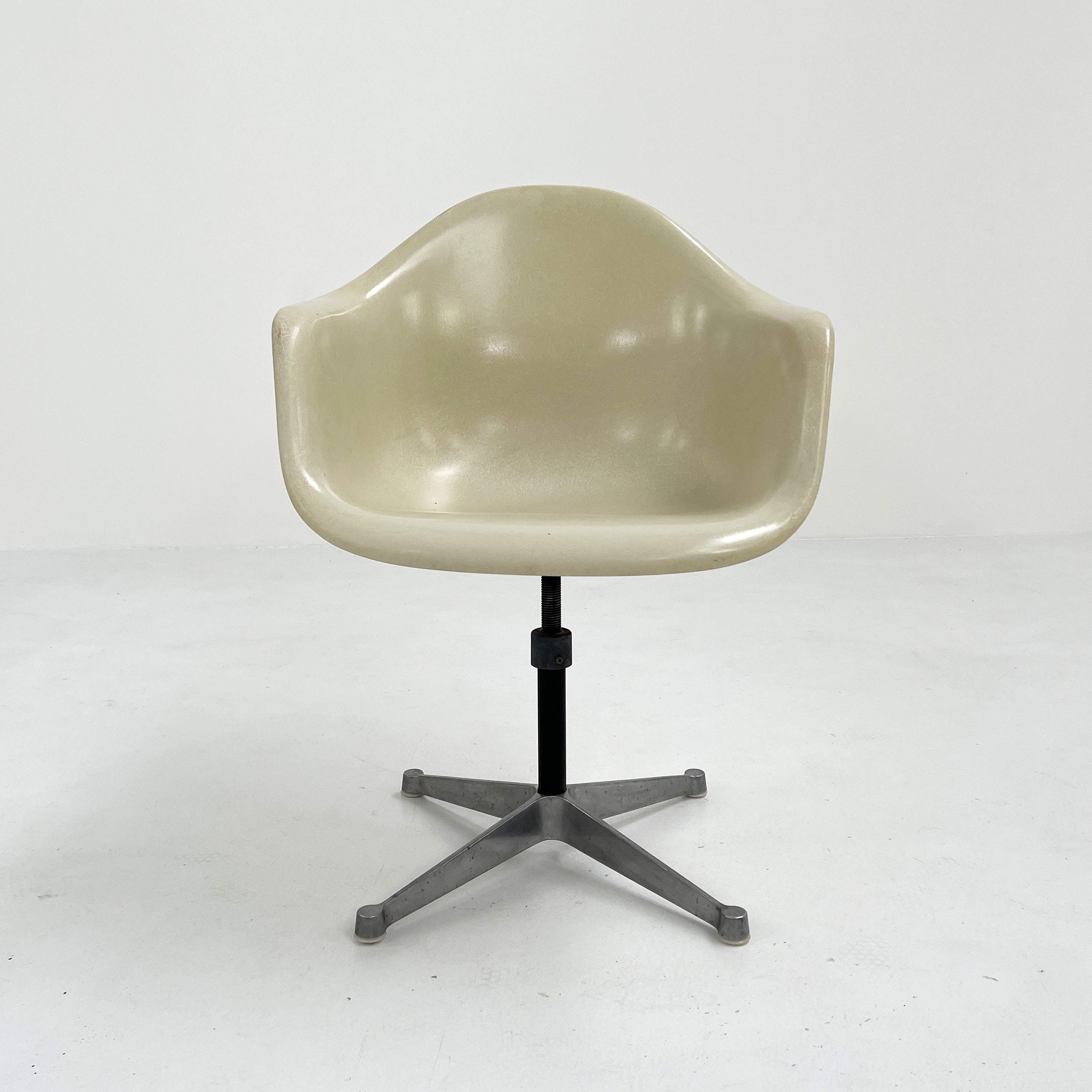 PAC Office Chair by Charles & Ray Eames for Herman Miller, 1960