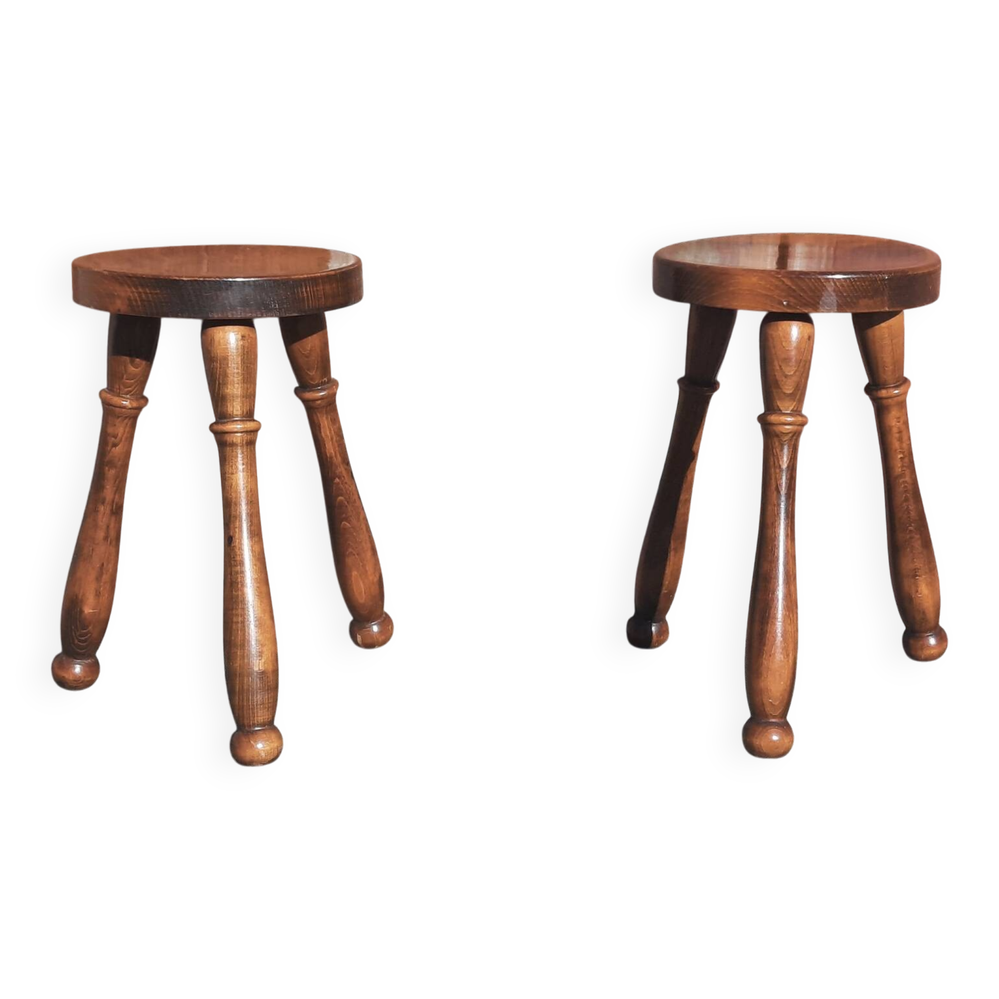 Tabourets bas tripodes, bois massif. (Lot de 2)