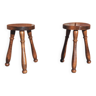 Tabourets bas tripodes, bois massif. (Lot de 2)
