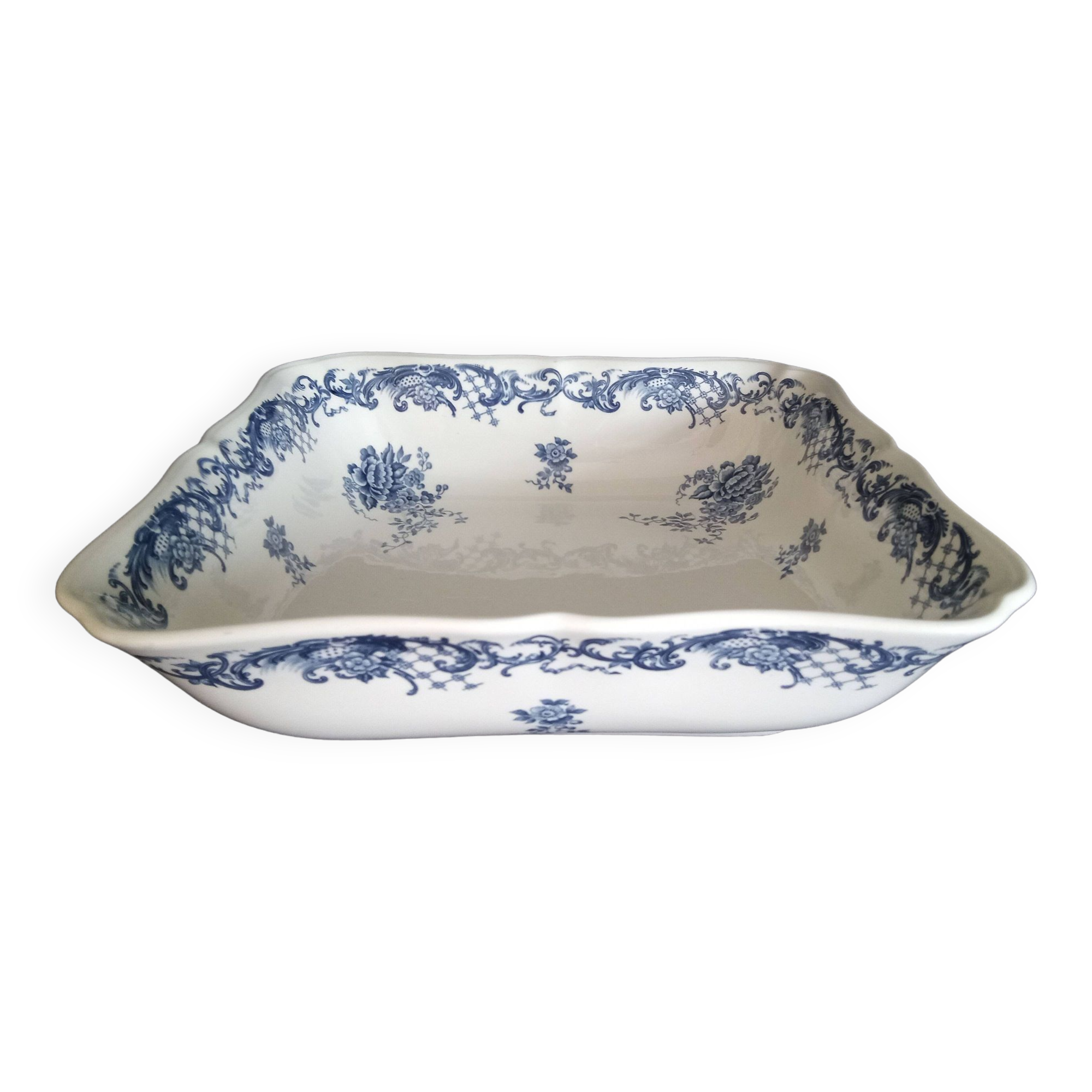 Hollow square shaped dish in Villeroy & Boch porcelain, “Valeria” model