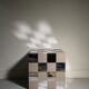 Bout de canapé design cube damier