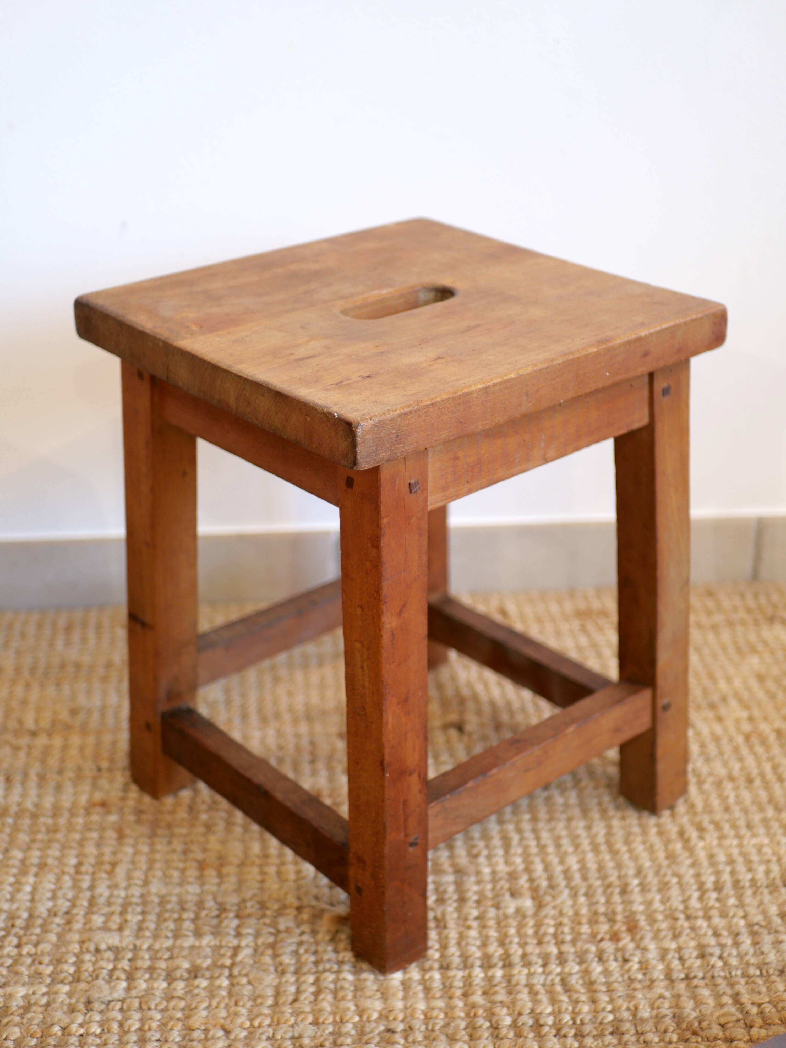 Tabouret de ferme en bois