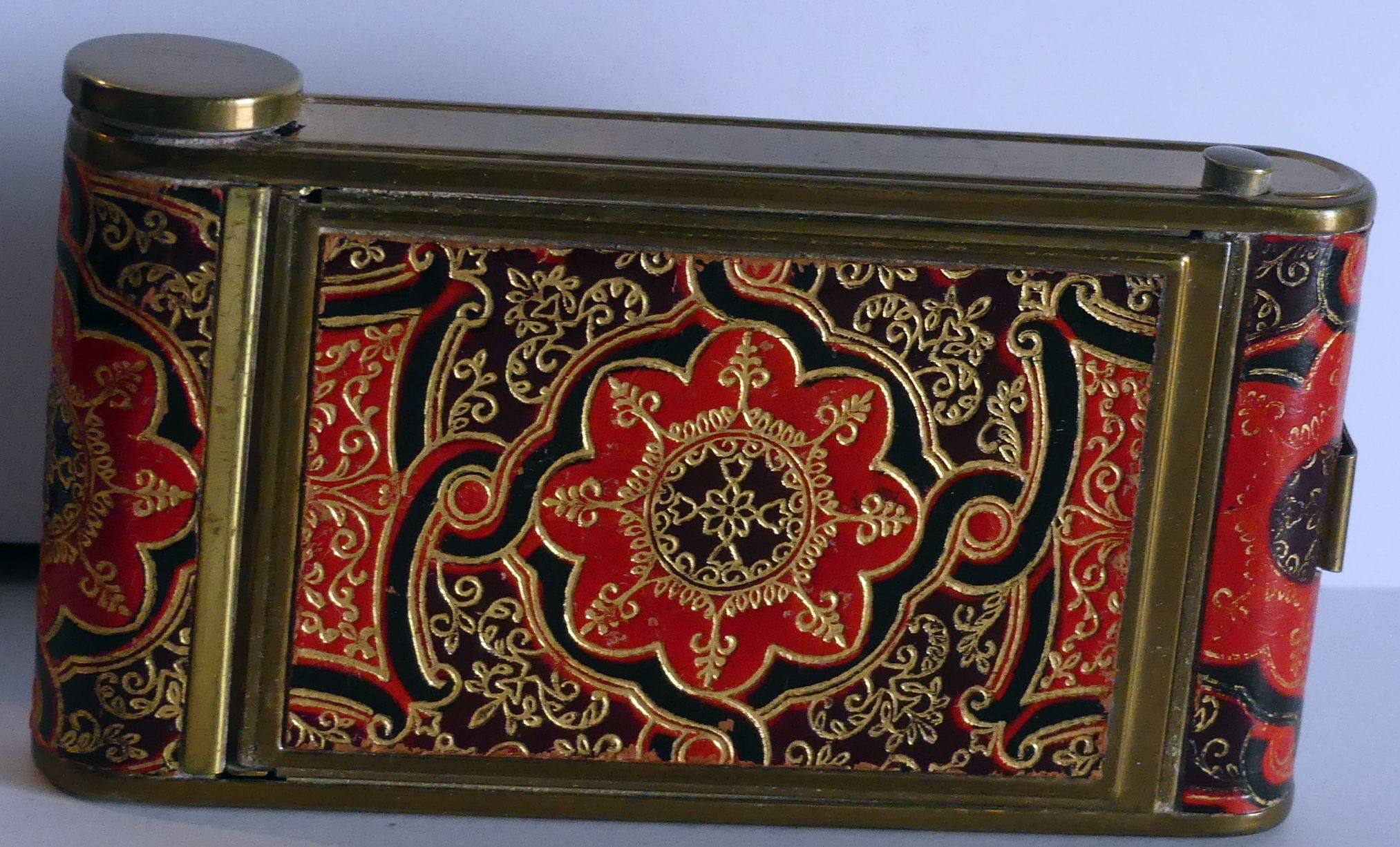 Powder with manicure set