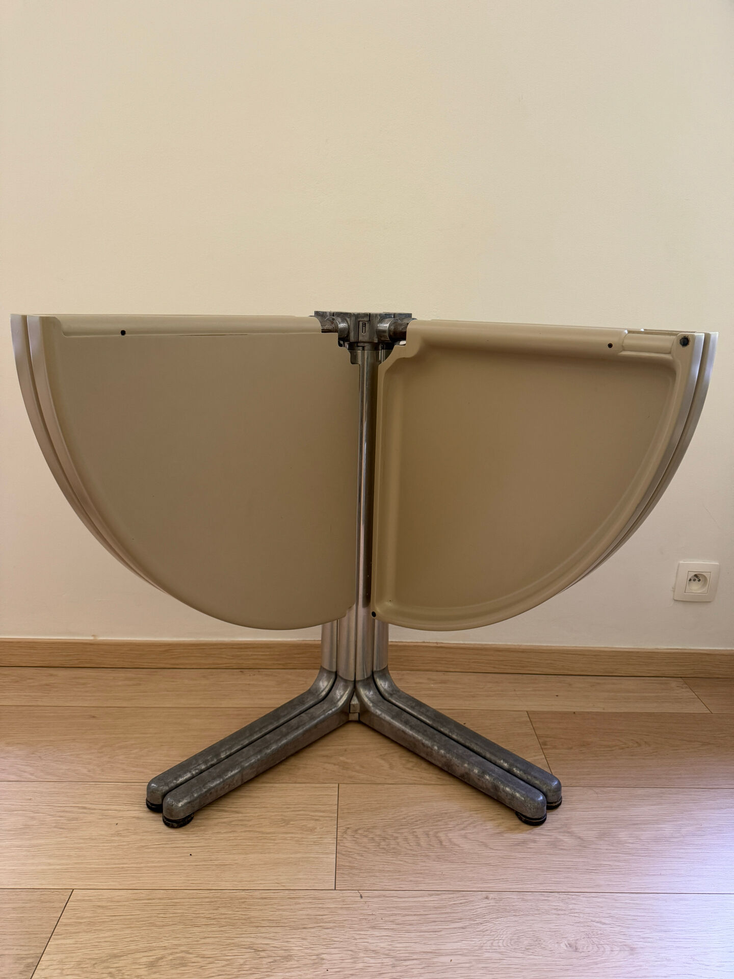 PLANA table – Giancarlo Piretti for Castelli, 1970