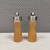 Salt and pepper set with Peugeot grinder.