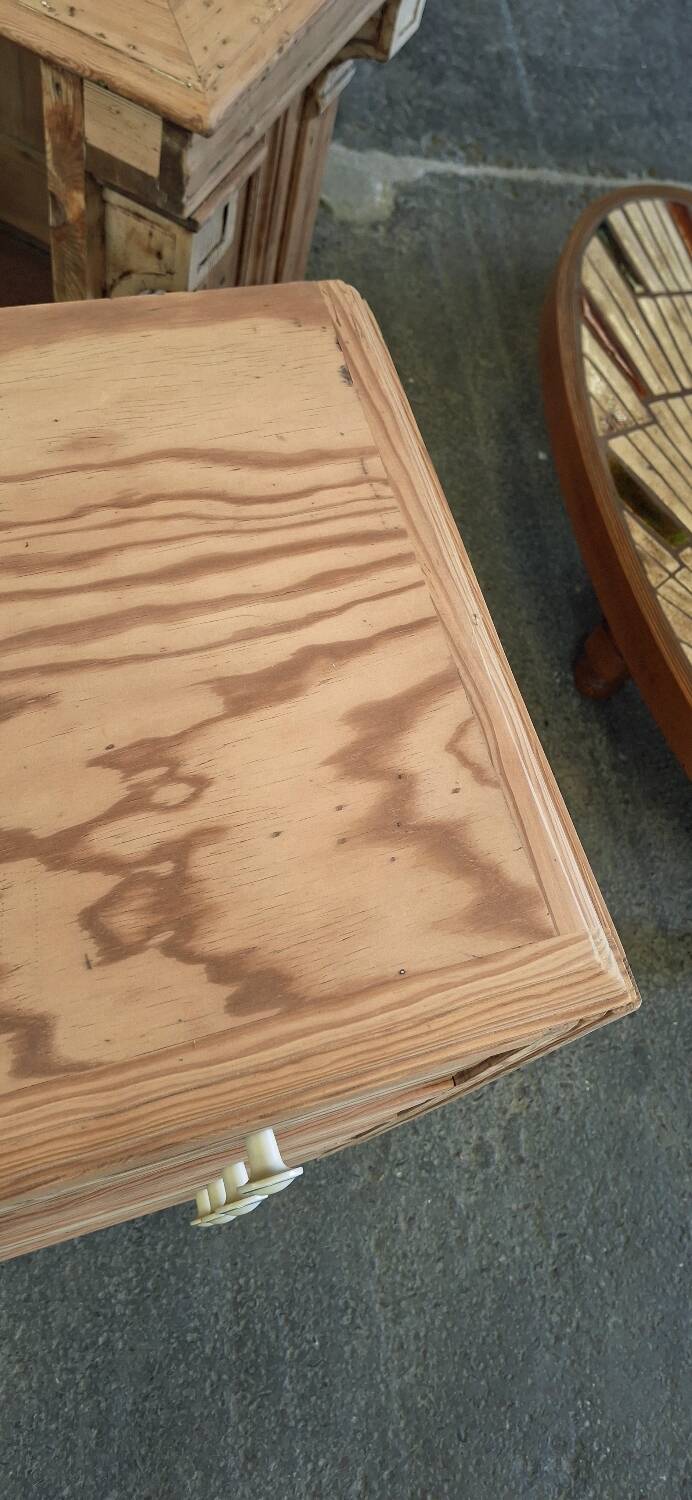 Vintage chest of drawers
