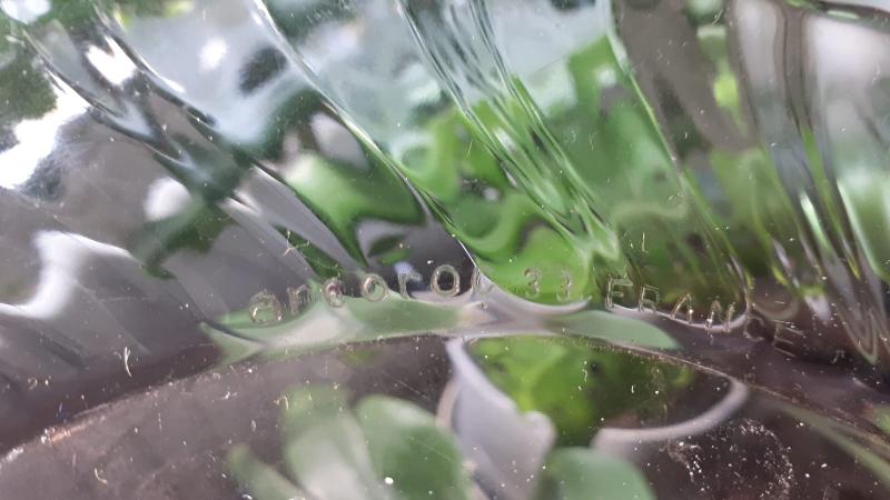 6 plates in pink Arcoroc glasses