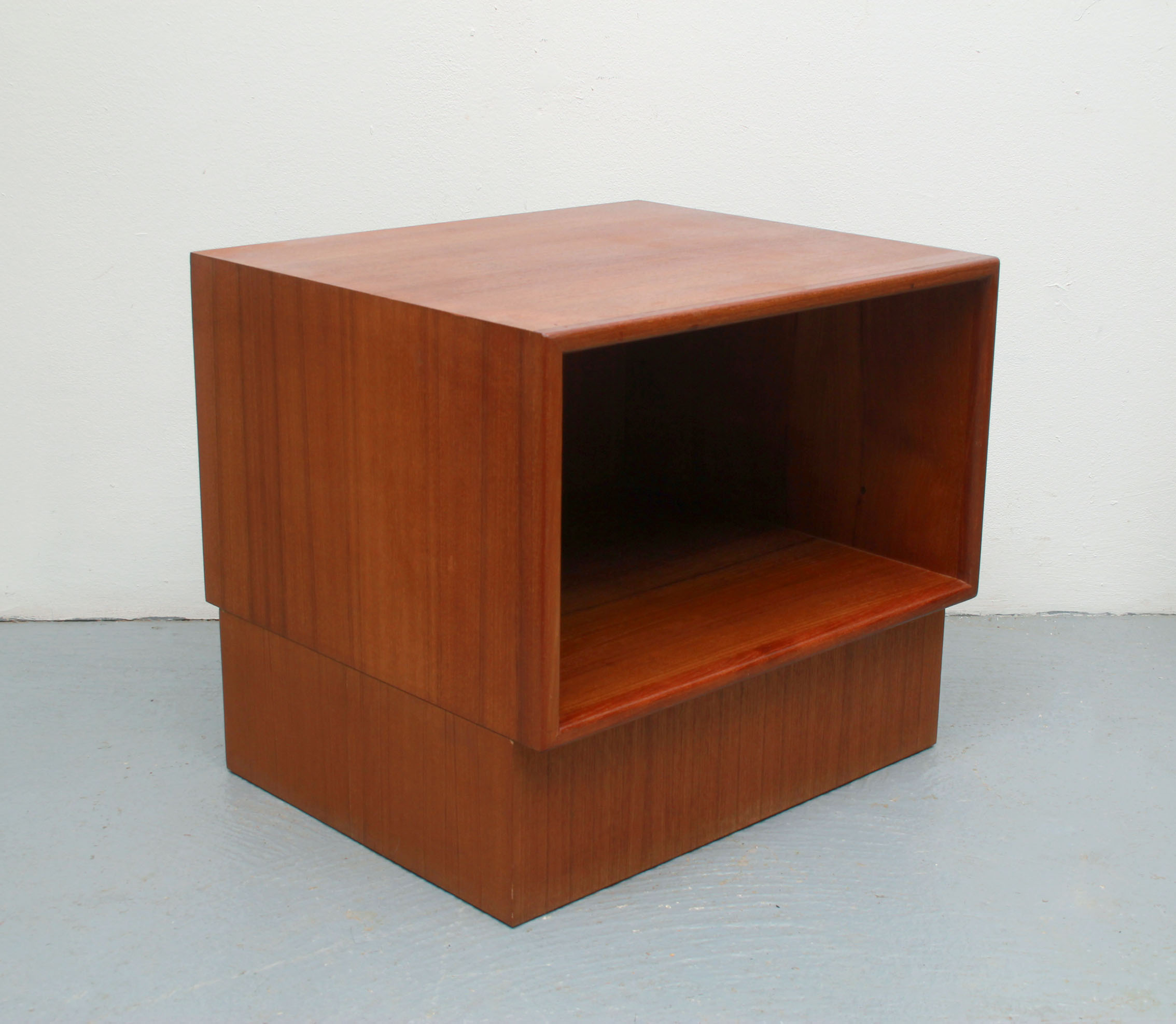 1960s nightstand i teak