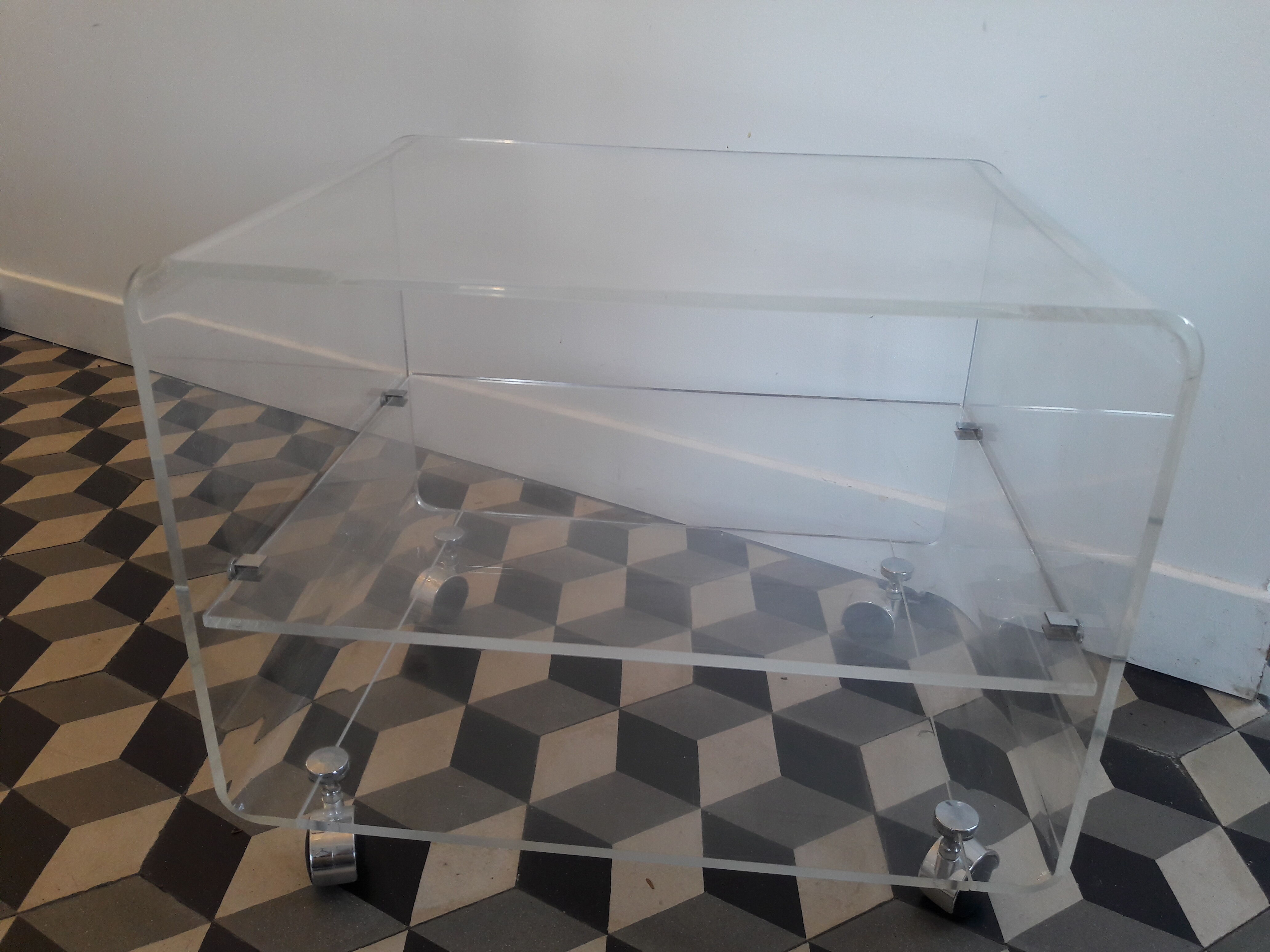 David Lange coffee table on wheels Plexiglas hifi furniture