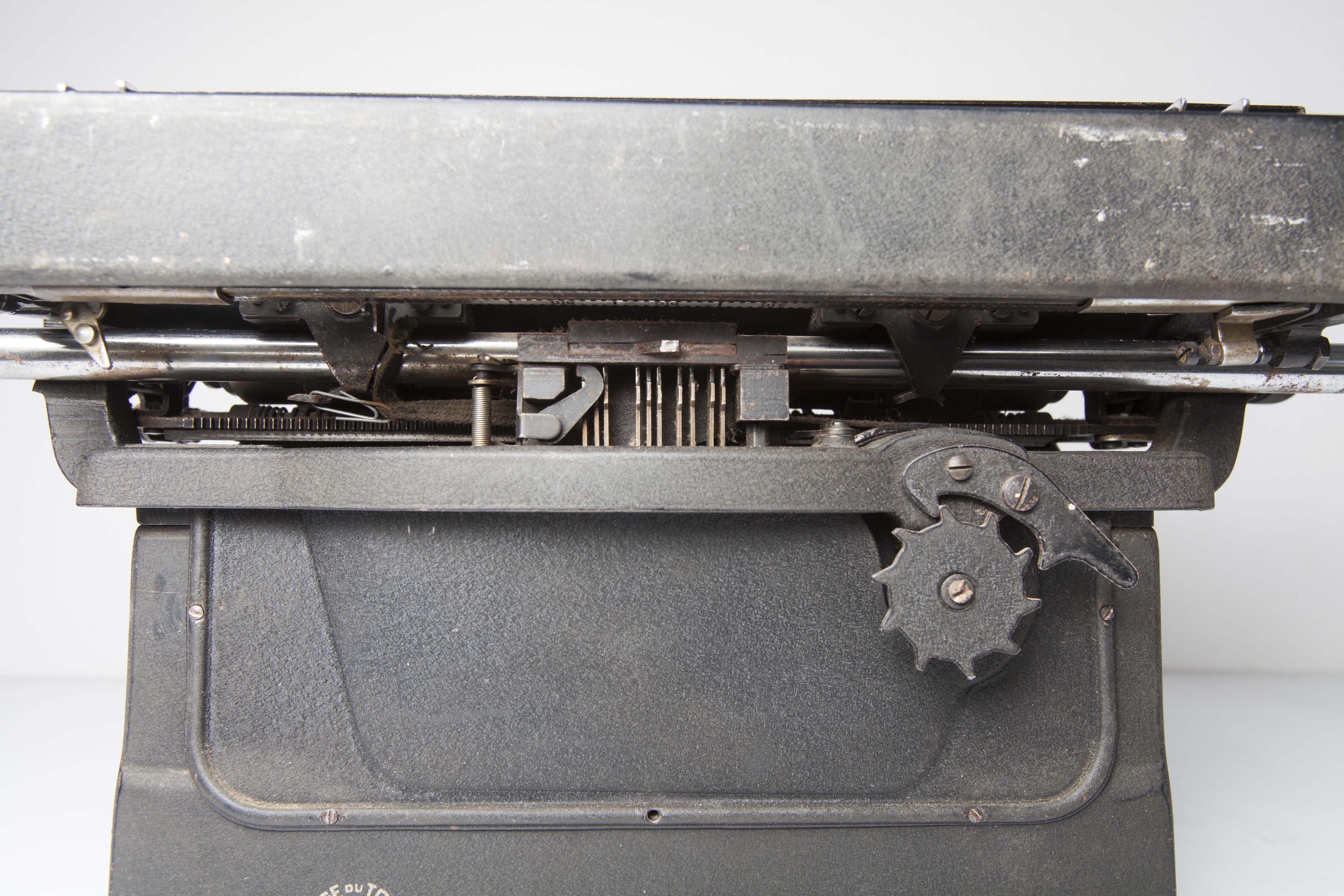 Machine à écrire Japy 1940