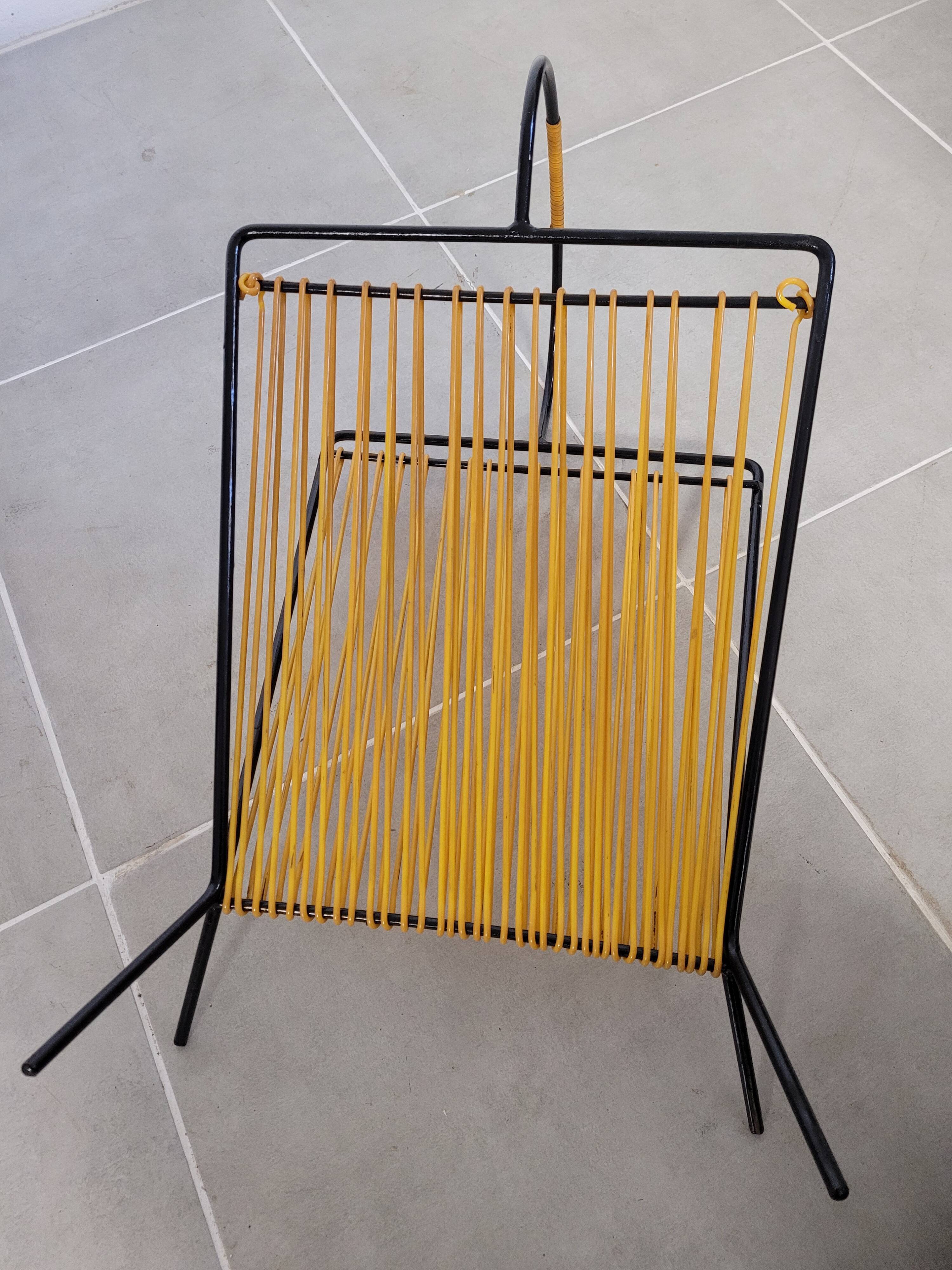 Magazine holder of the 1950s/60s