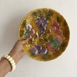 Round dish in barbotine with sarregumine fruit decoration