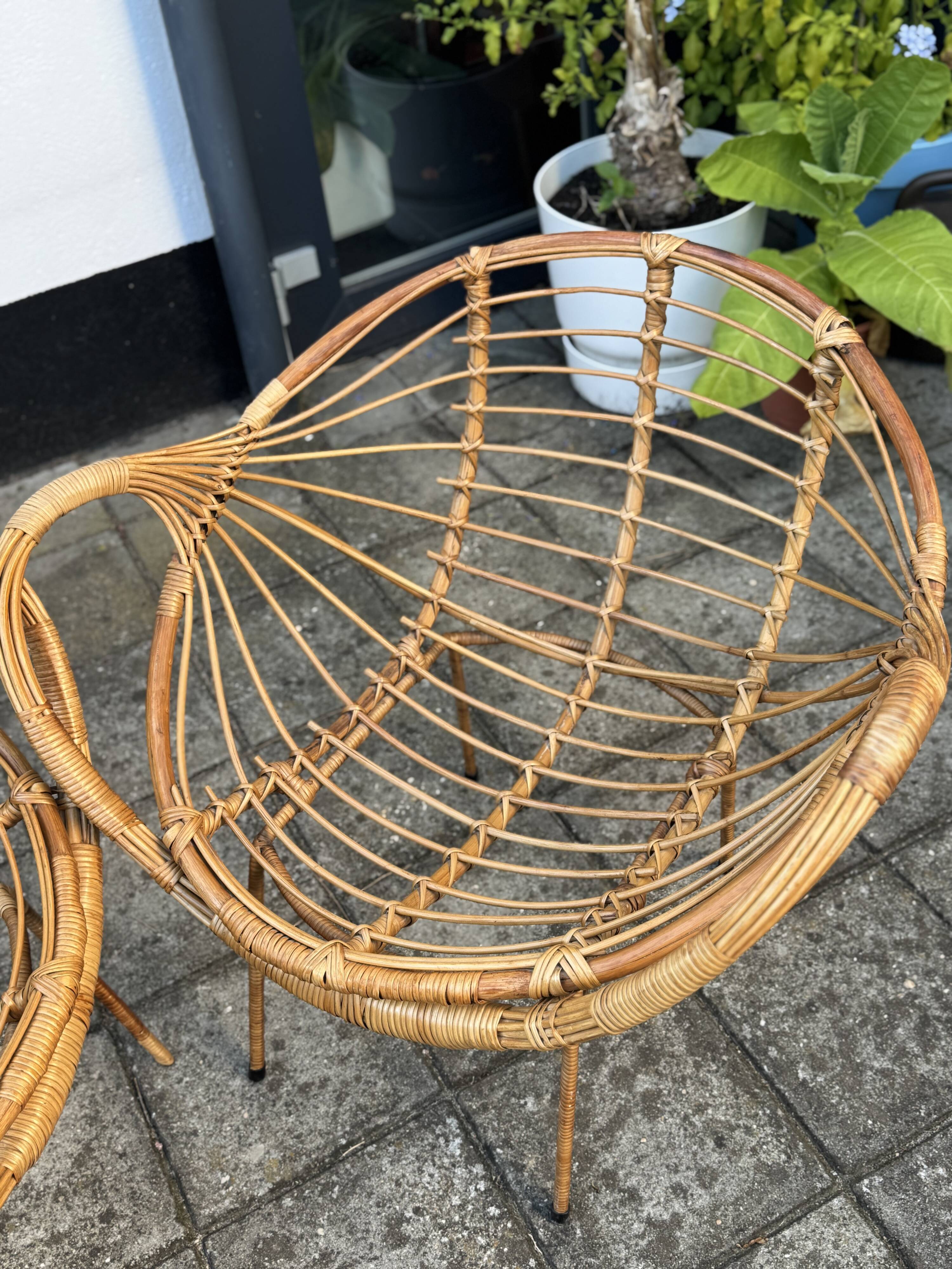 Chaises italiennes modernes en rotin et métal du milieu du siècle