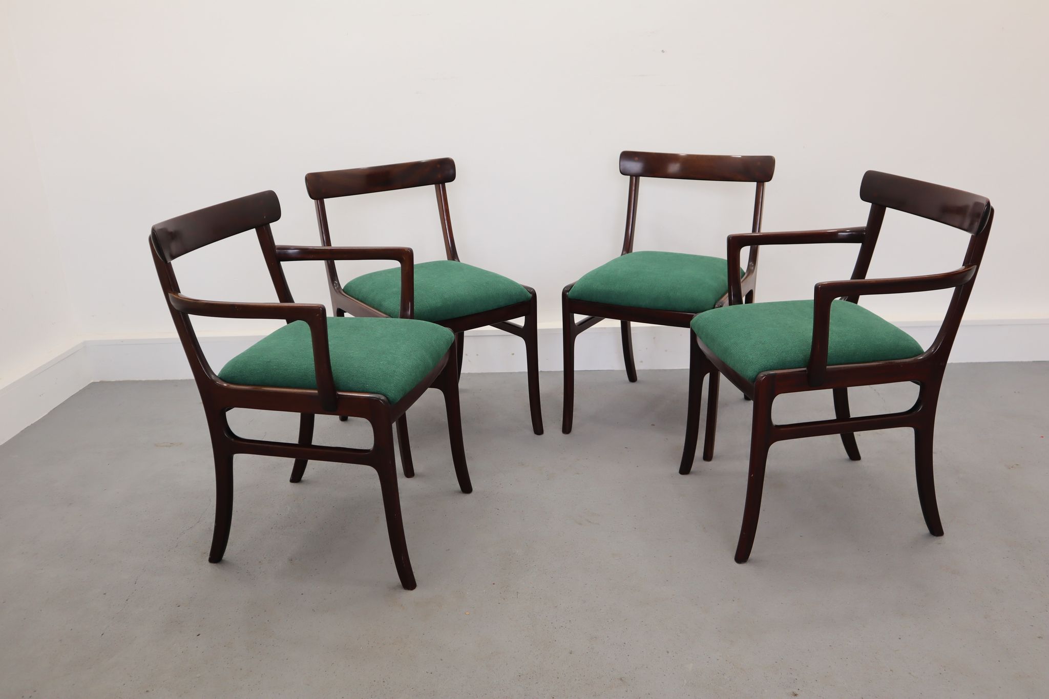 Chaises à manger danoise du milieu du siècle de Poul Jeppesens Møbelfabrik années 1960