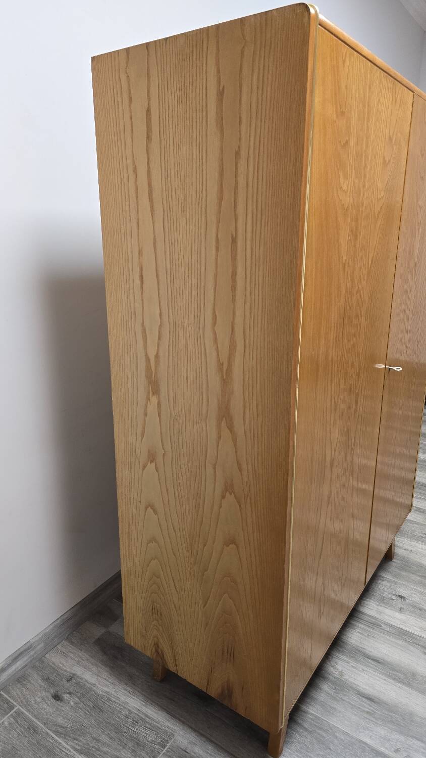 Wardrobe by B.Landsman