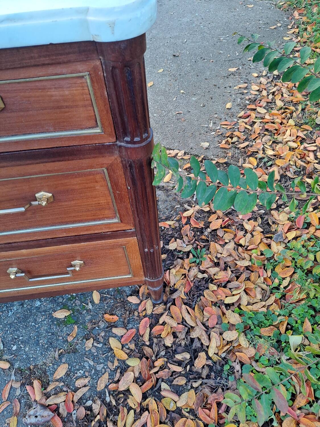 Louis XVI chest of drawers, mahogany, late 18th century, early 19th century