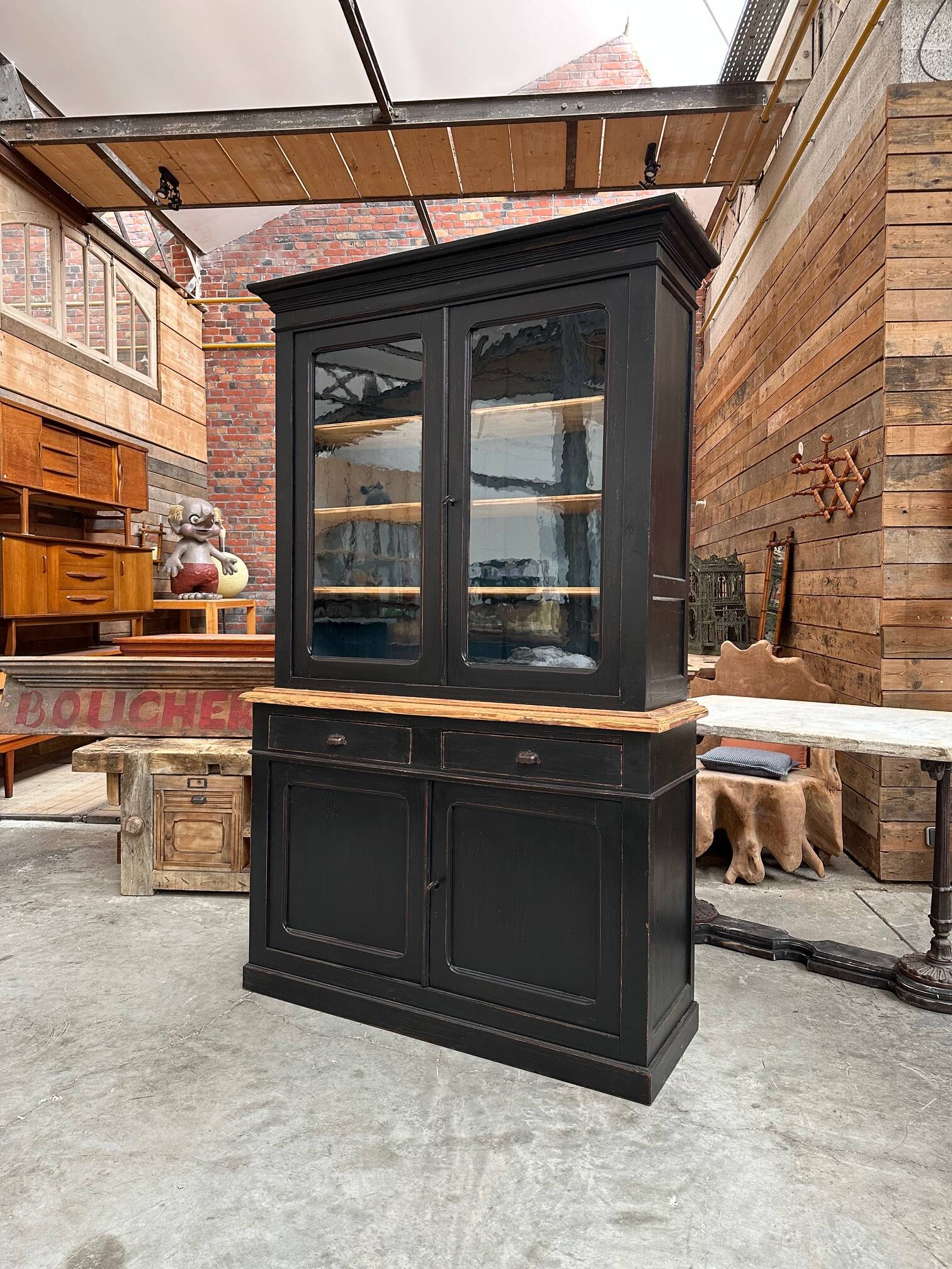 Early 20th century dresser