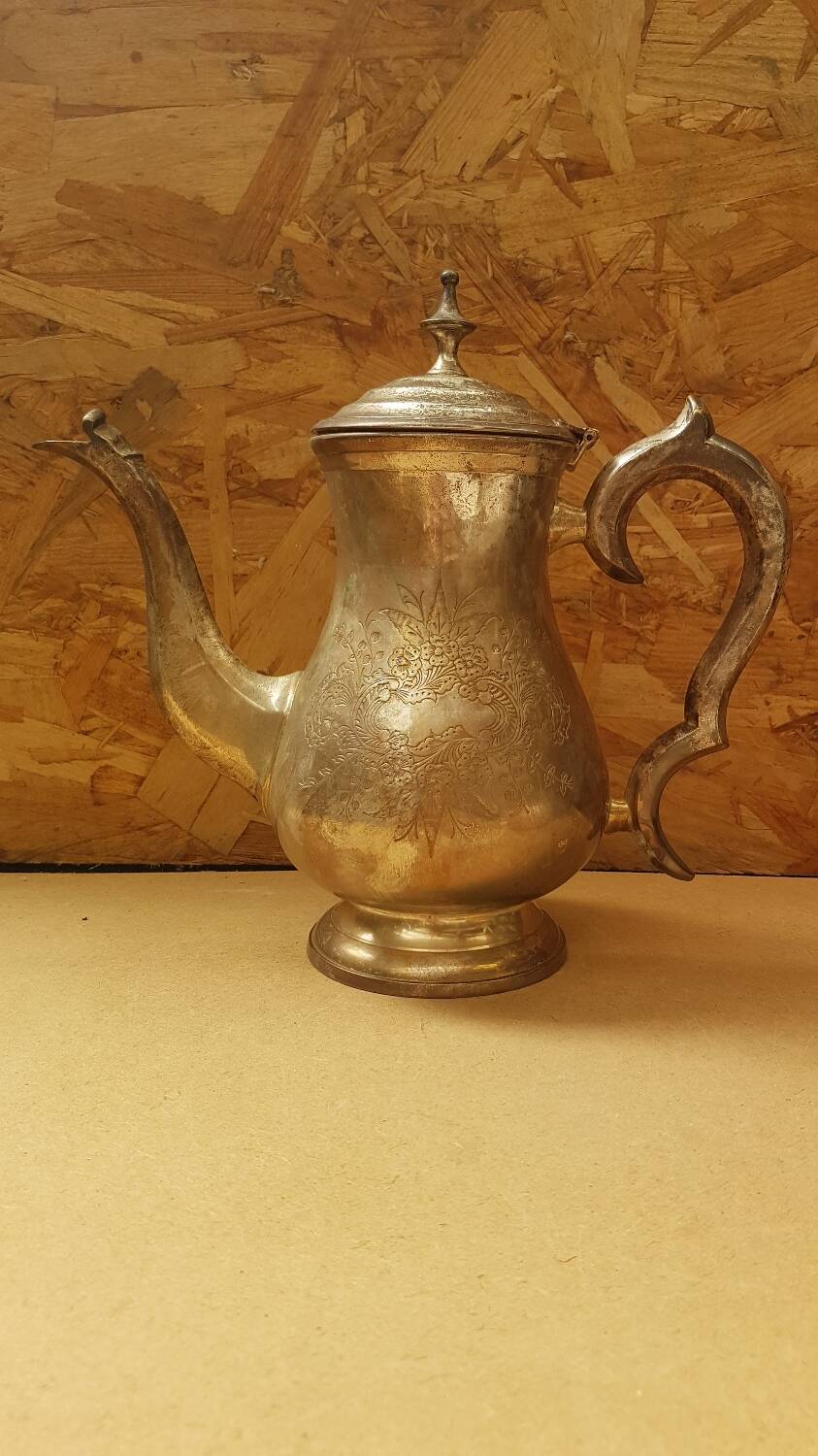 Old english teapot epns silver metal vintage engraved