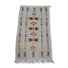 Tapis kilim blanc à motifs berbères multicolores