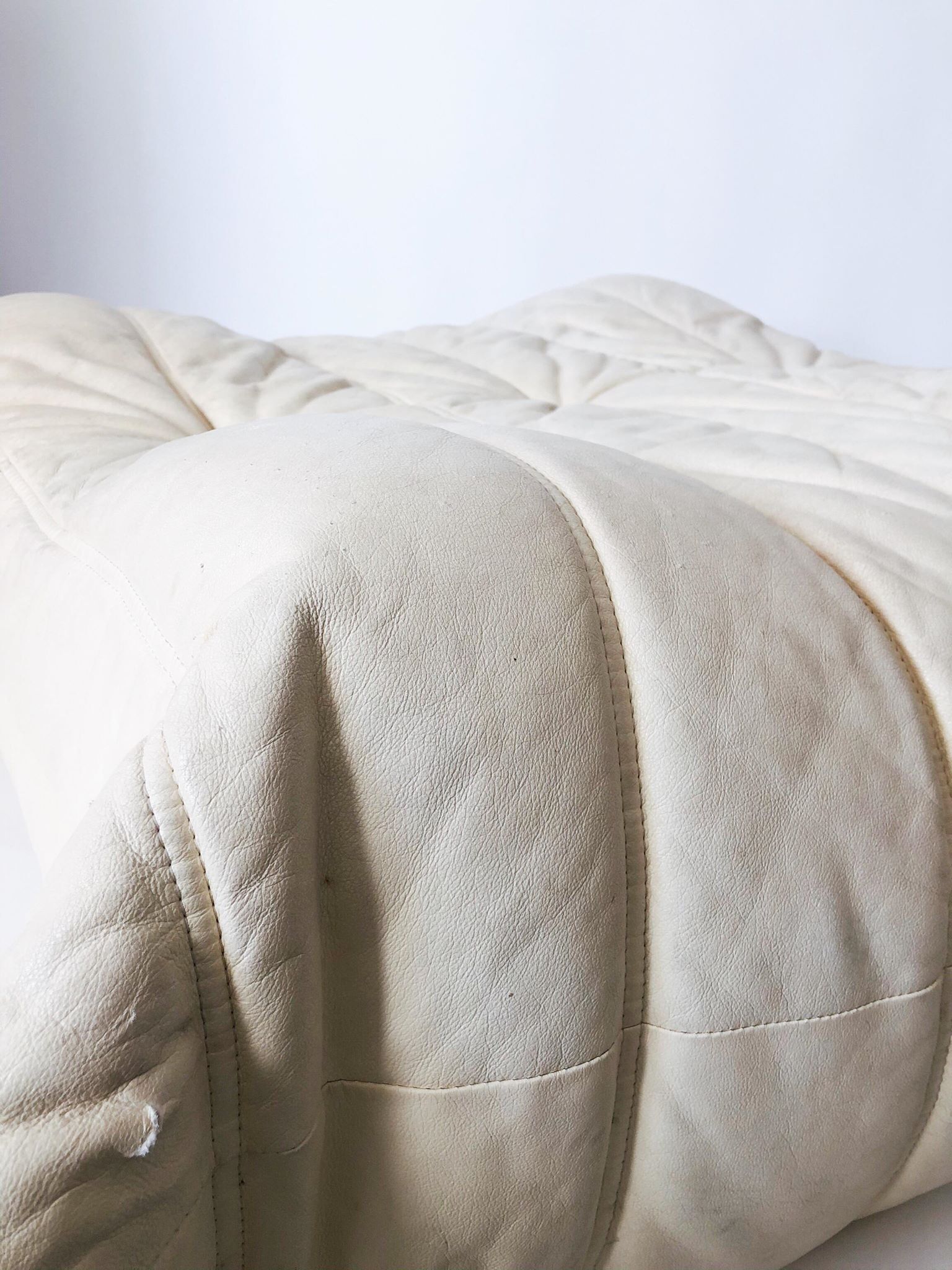 Pouf Togo by Michel Ducaroy for Ligne Roset