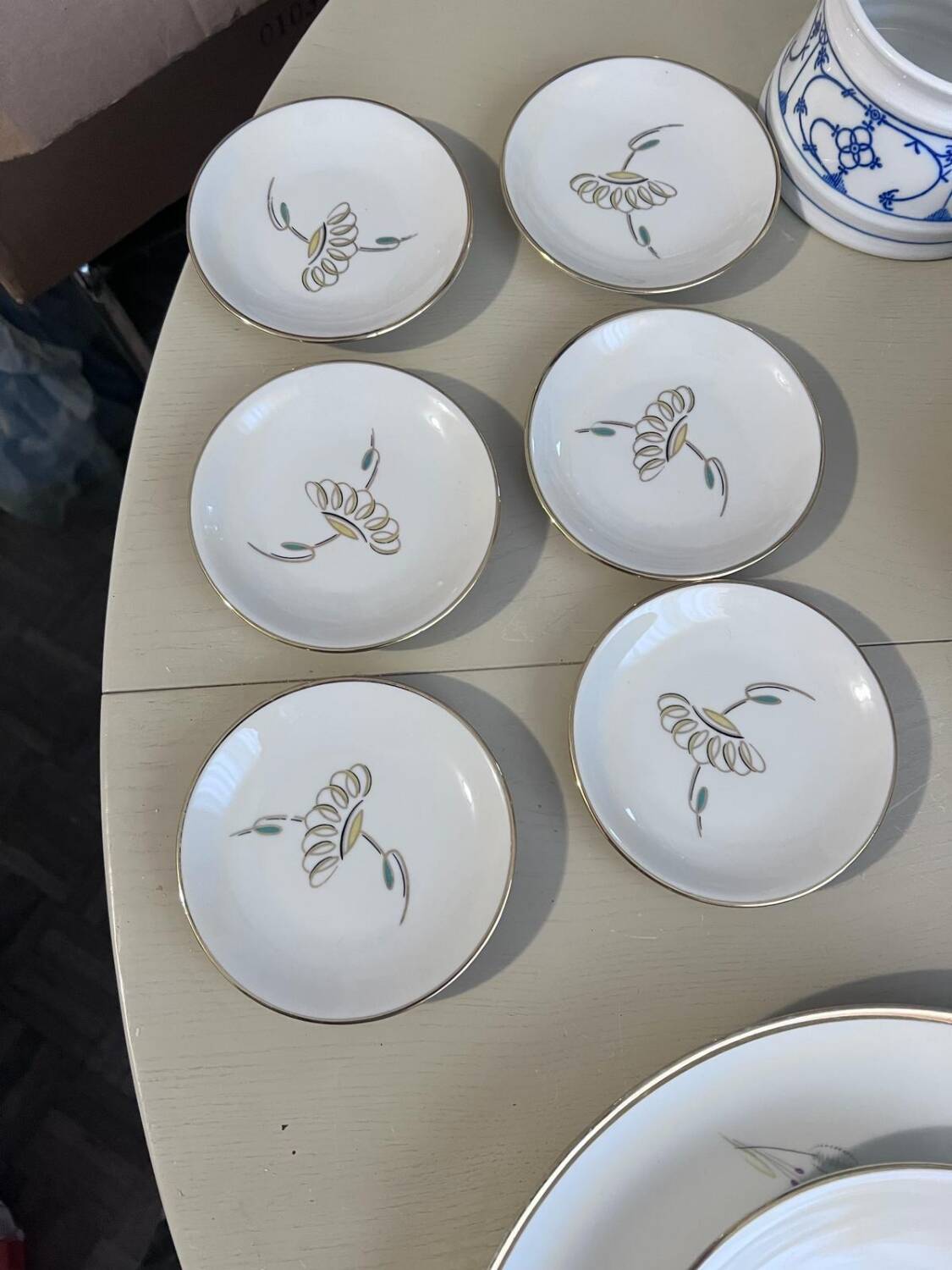 60s porcelain plate sets