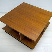 Table basse italienne en noyer de style moderne du milieu du siècle de F.Lli Saporiti, années 1960