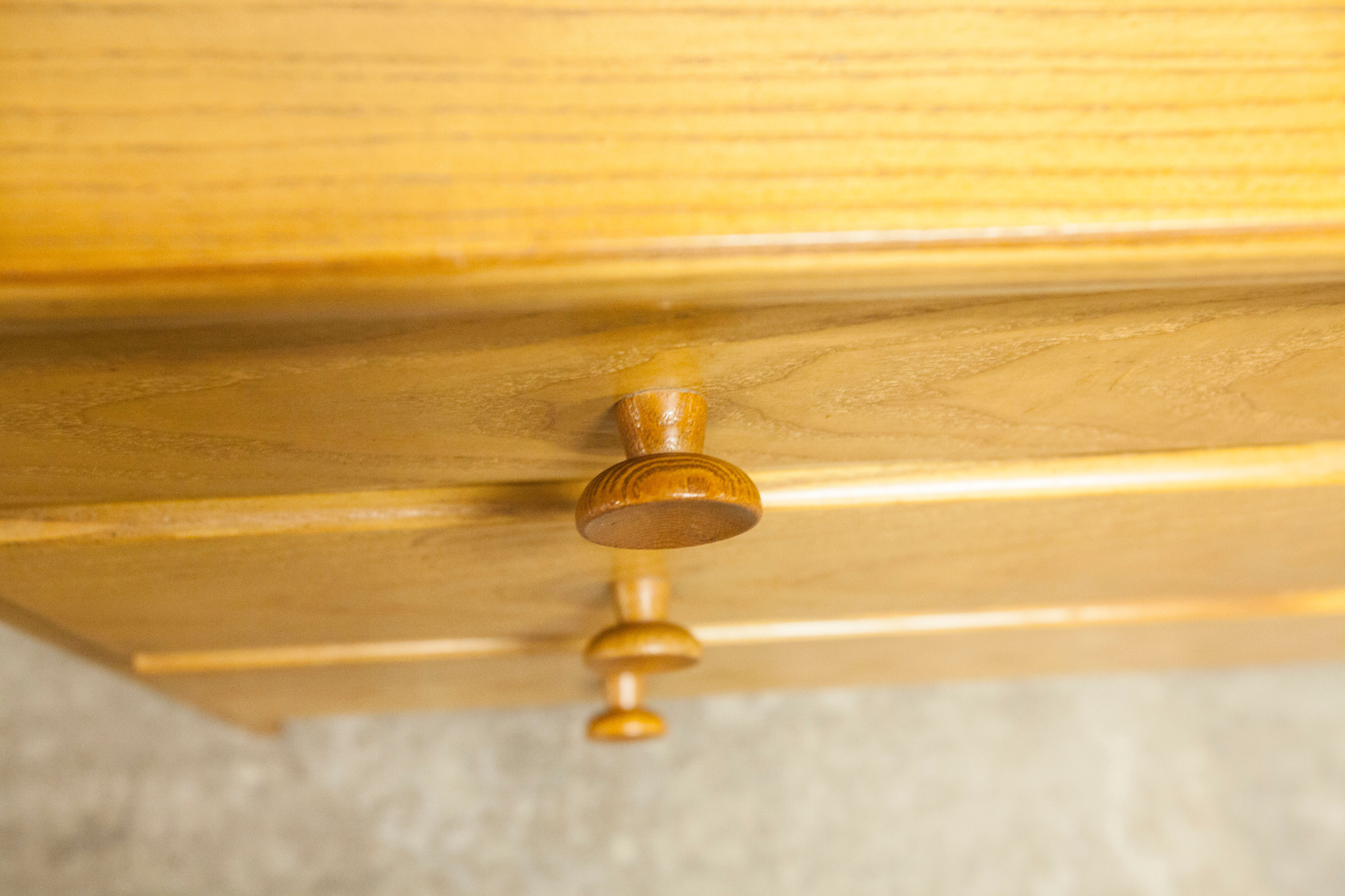Commode des années 70 en pin 4 tiroirs 1m de large