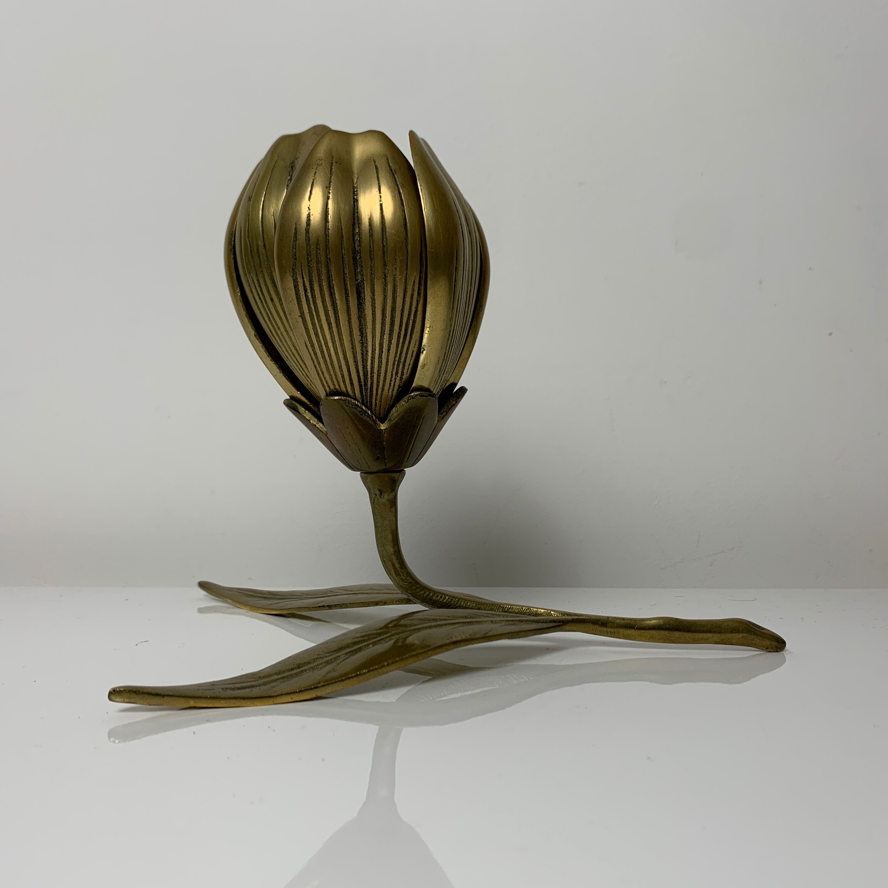 Ashtray flowers on brass stem with 6 removable ashtray petals