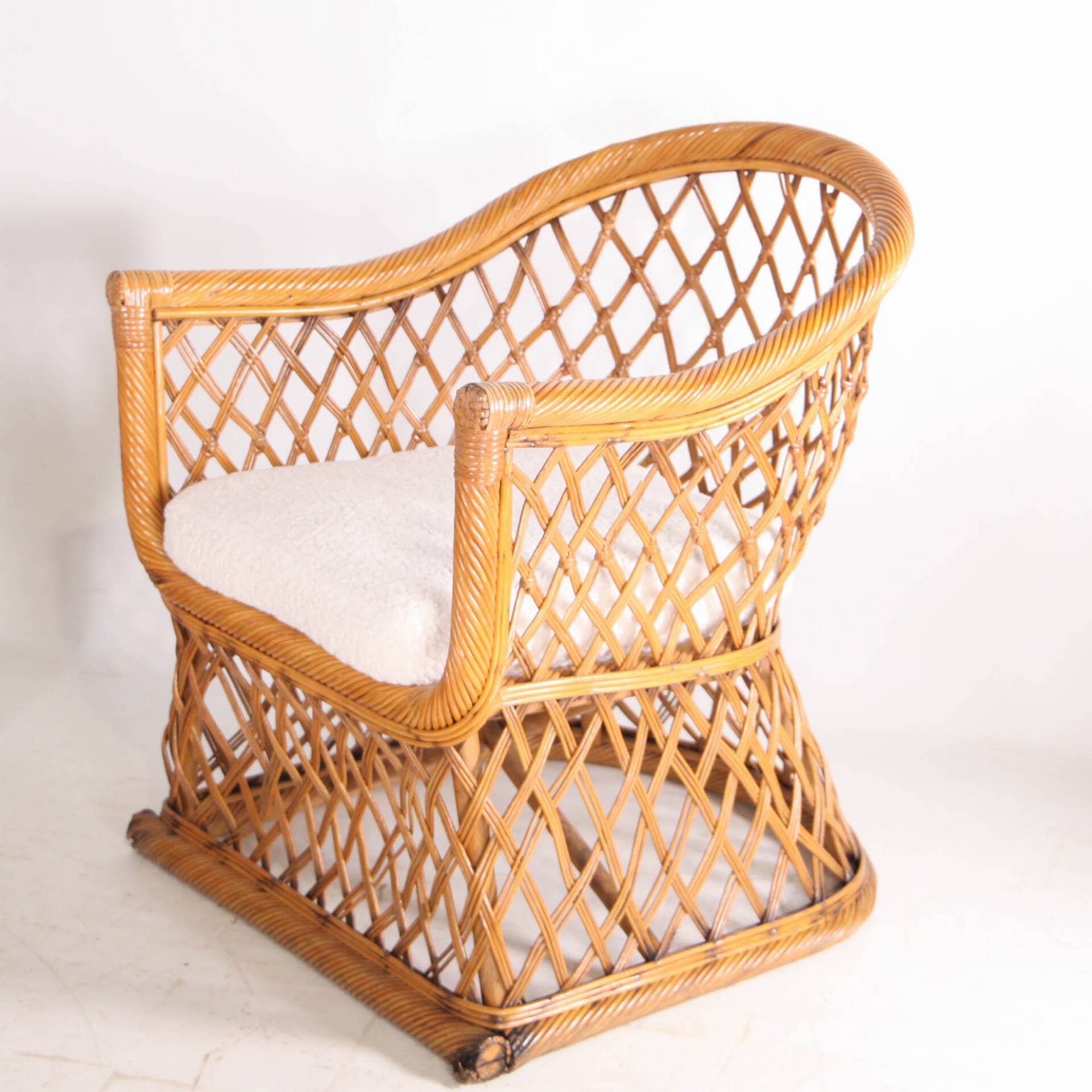 Woven rattan lounge set