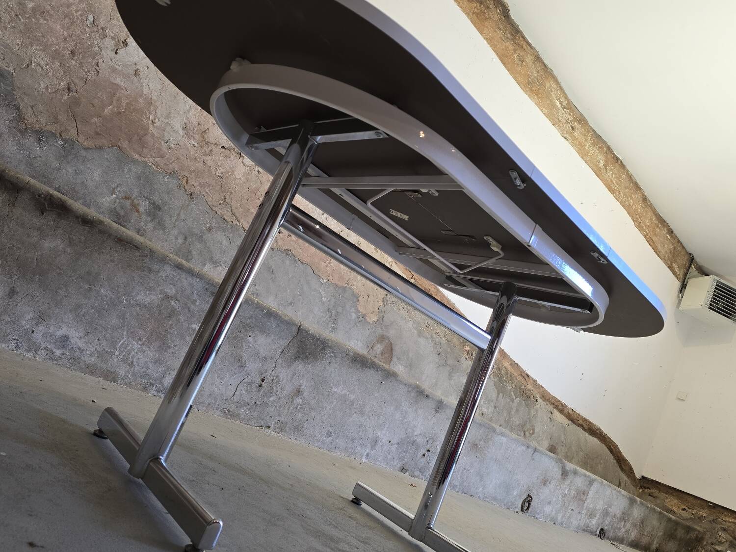 Oval table with central extension LAFA 1970s