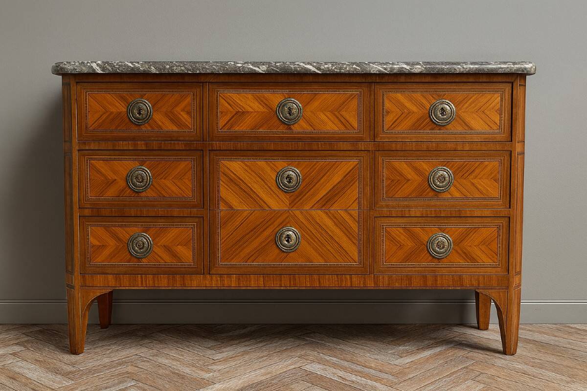 Commode époque Louis XVI en marqueterie de bois précieux