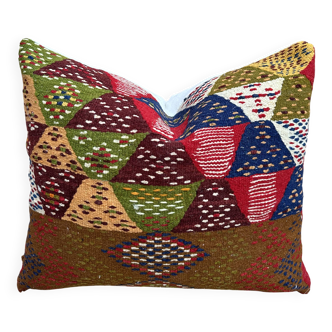 Vintage Berber kilim cushion cover: Moroccan wool cushion