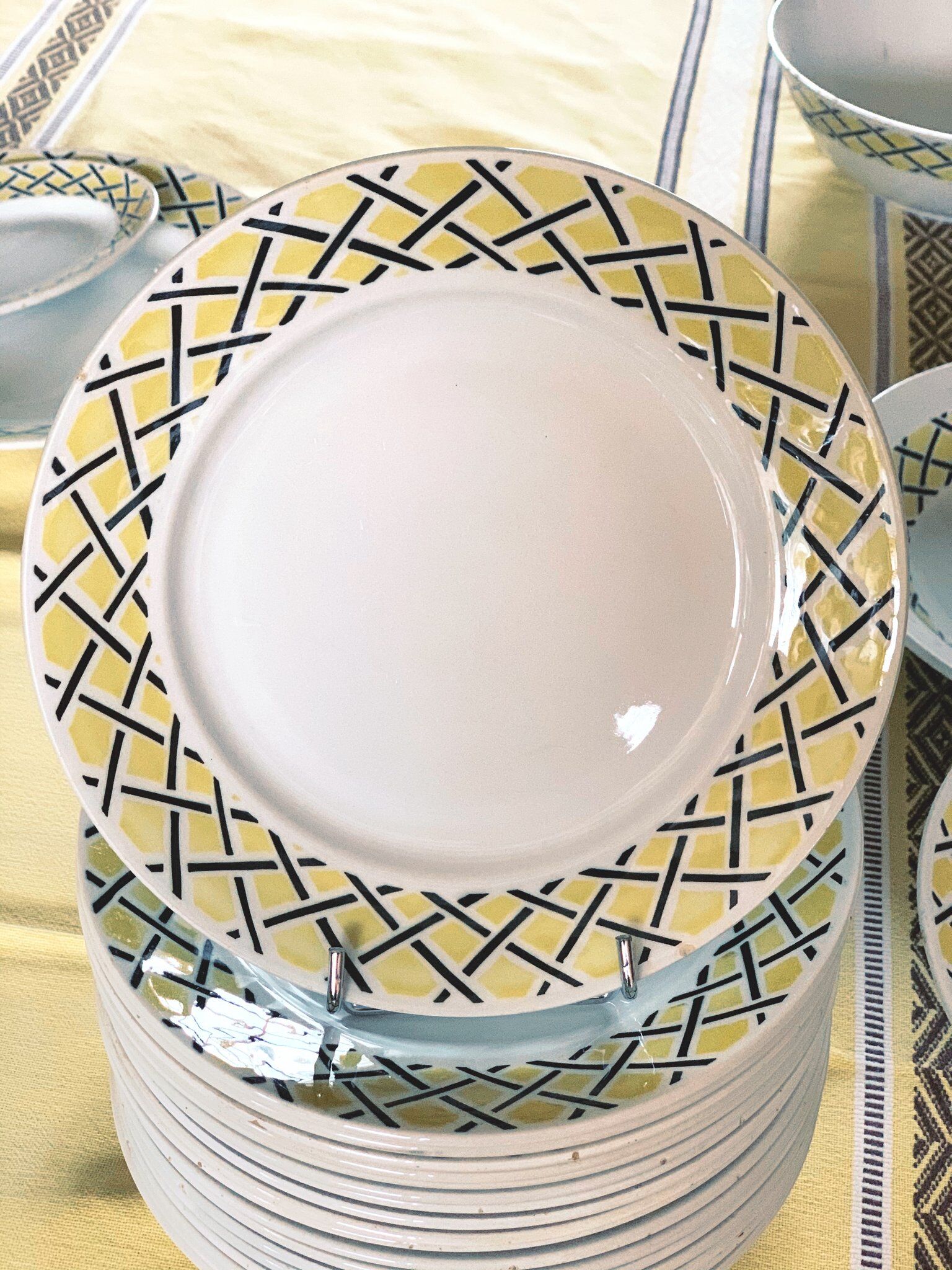 Old flat plates in 1950 Badonviller earthenware