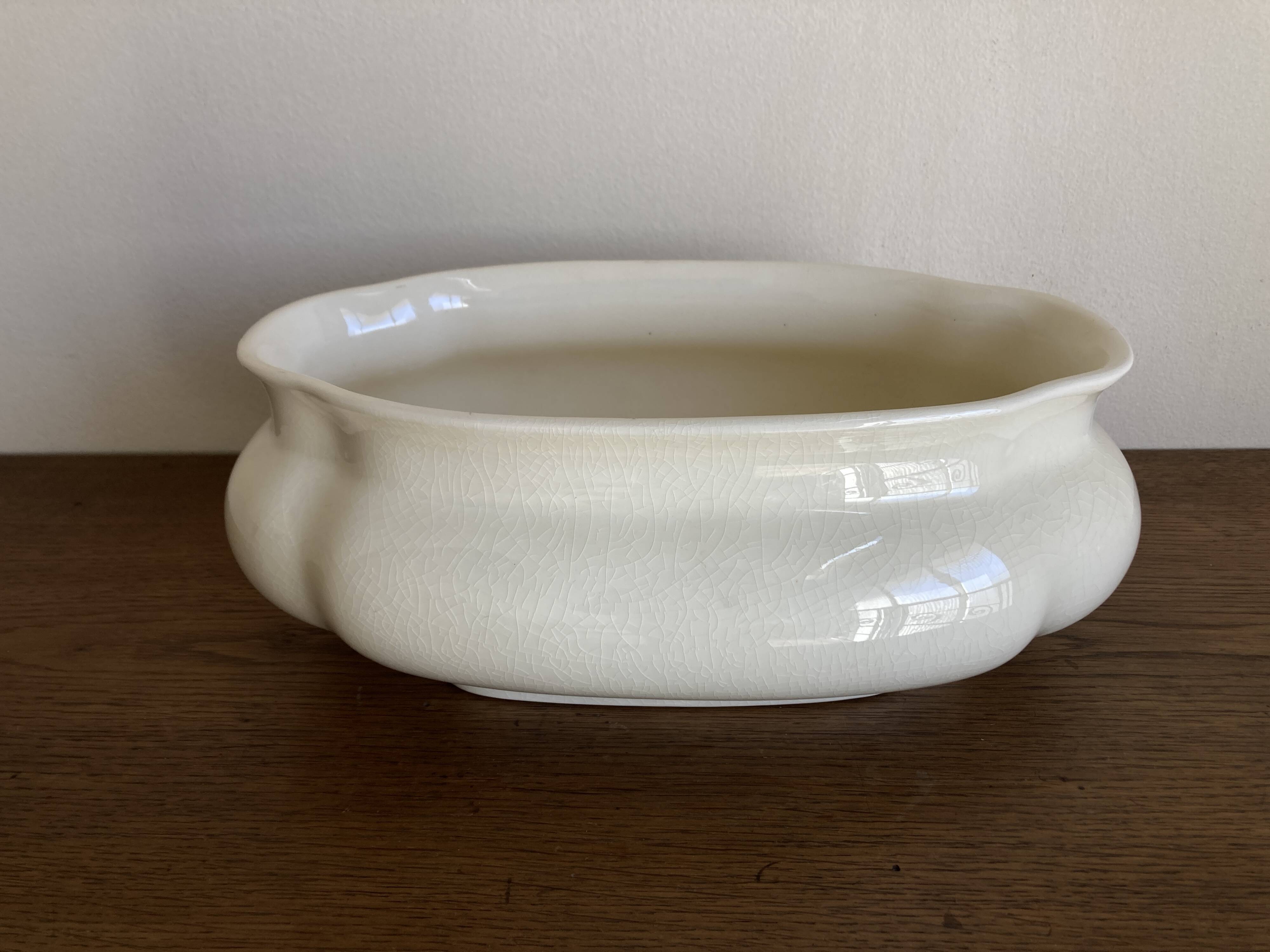 Neo-classical planter in ivory earthenware with XXL gadroons, 1950s