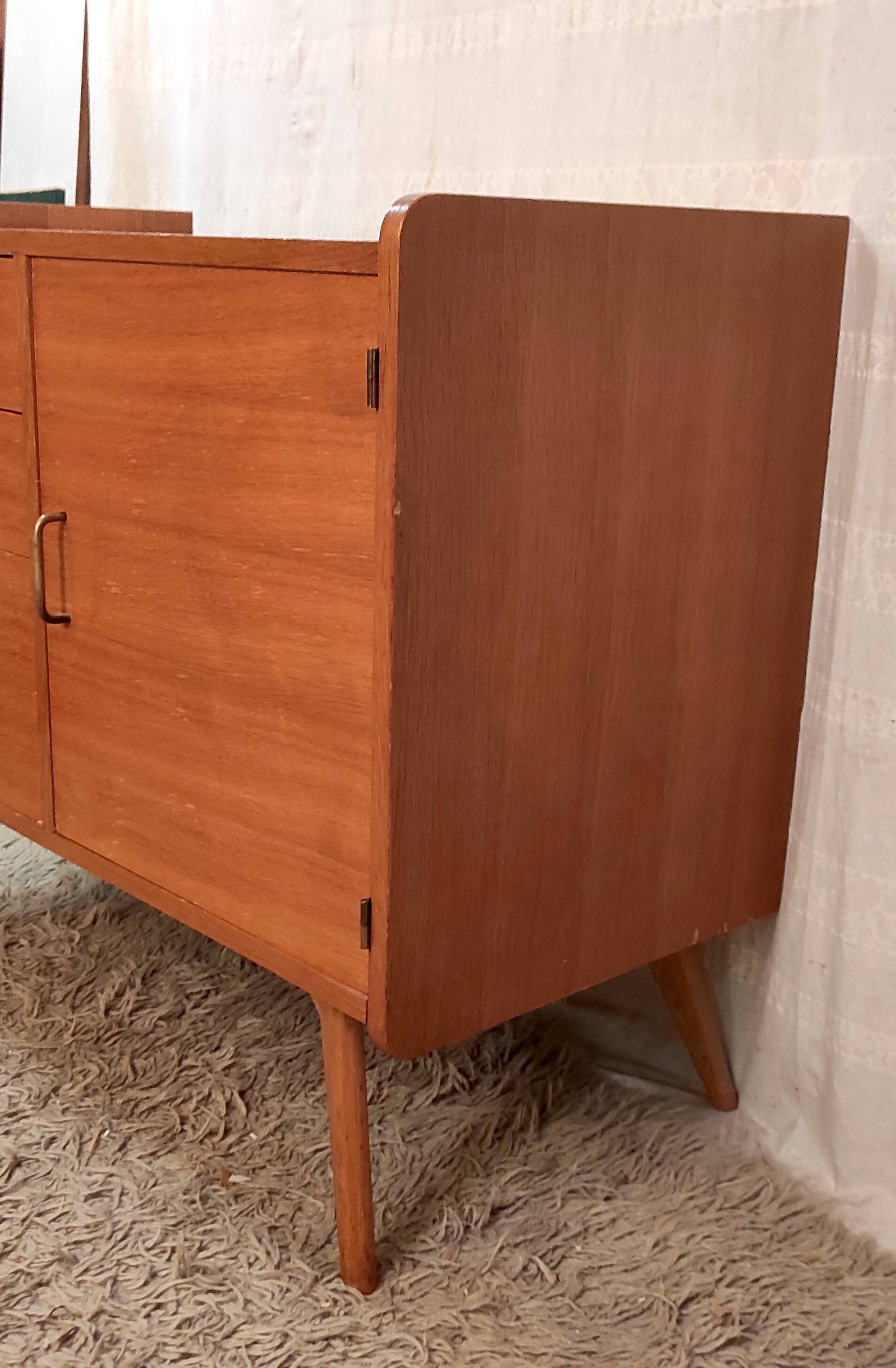 Commode en chêne, pieds compas, années 60